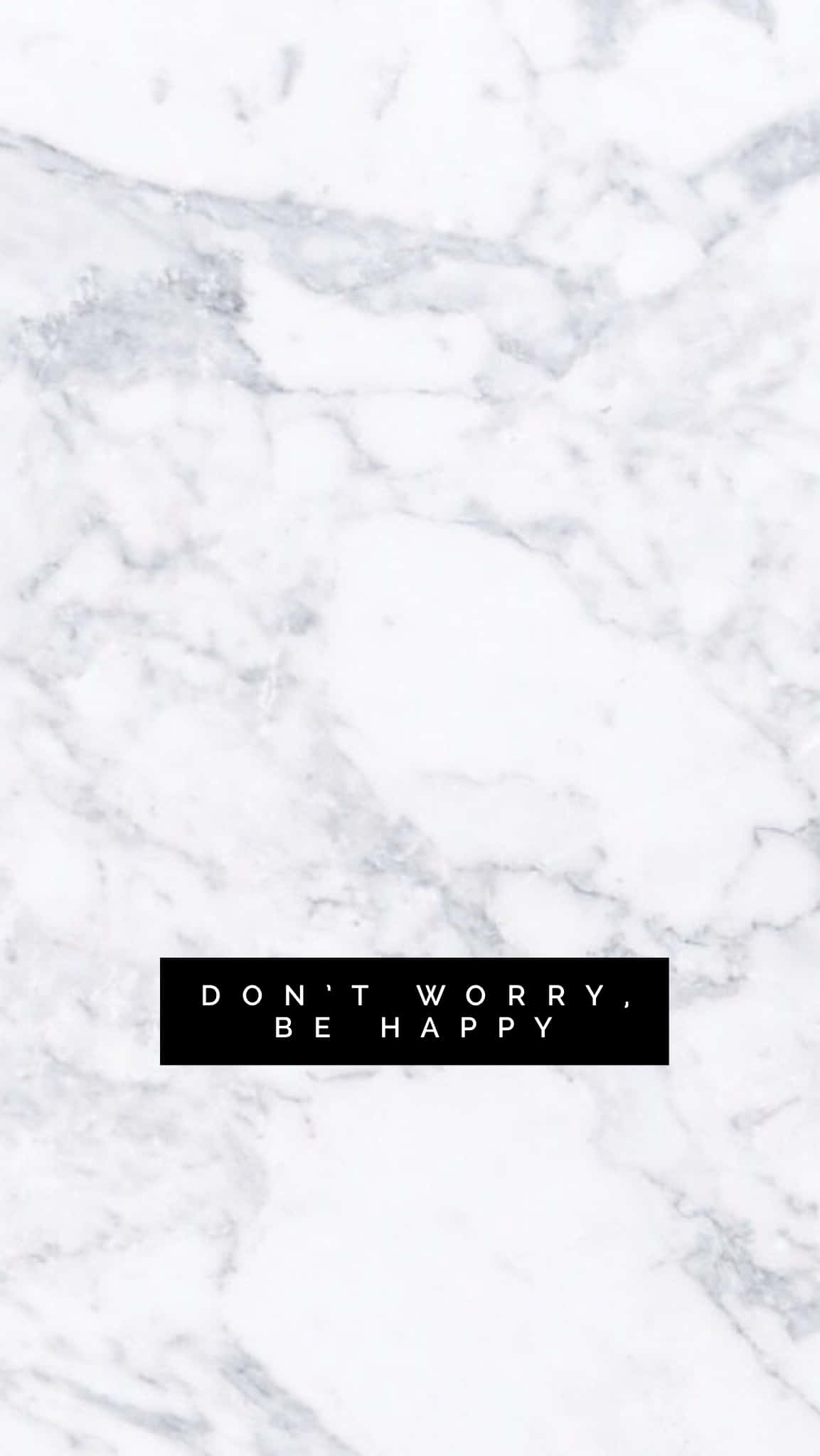 Marble Quotes 桌布 壁紙 — 白色大理石背景，帶有灰色紋理，以及一個寫著 don't worry be happy. 的黑色文字框。