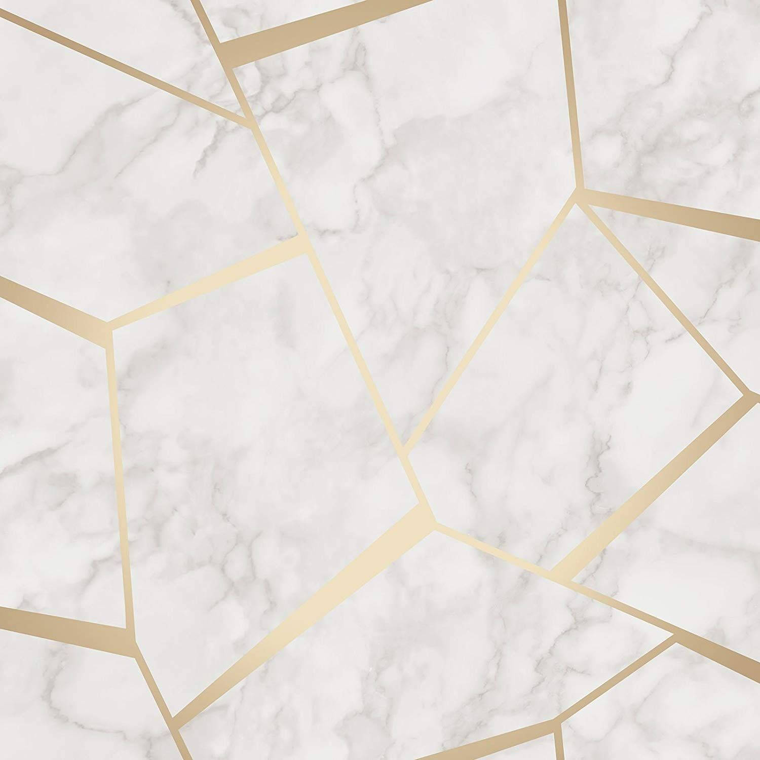 White Marble 桌布 壁紙 — 白色大理石表面，帶有優雅的金色幾何線條，形成抽象的多邊形圖案。