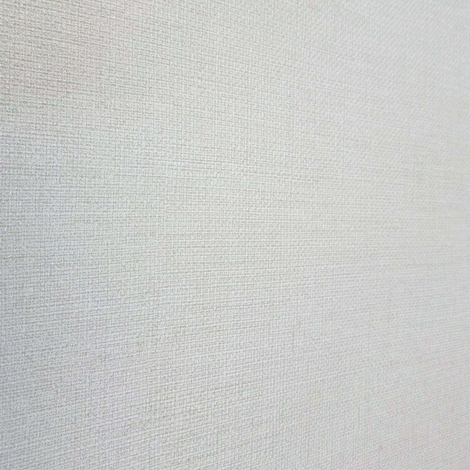 White Plain 桌布 壁紙 — 白色平滑紋理壁紙的特寫，帶有微妙的編織圖案和柔和均勻的燈光。