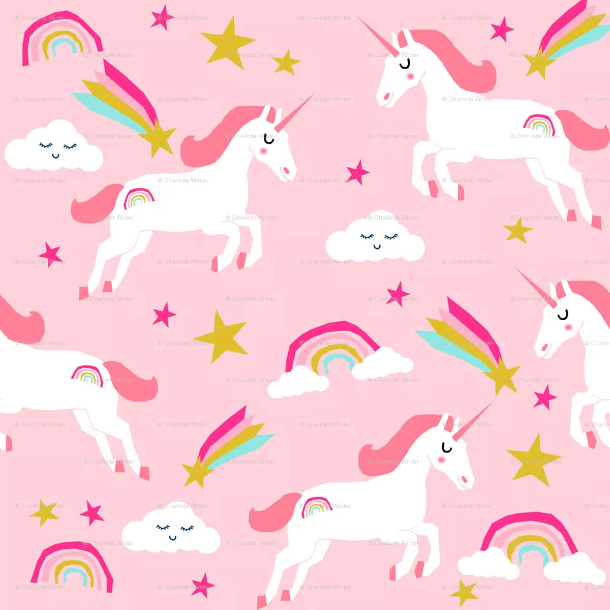 Pastel Unicorn 桌布 壁紙 — 白色獨角獸帶有粉紅色鬃毛和彩虹尾巴，在點綴著微笑雲朵、星星和彩虹的粉紅色天空中奔騰。