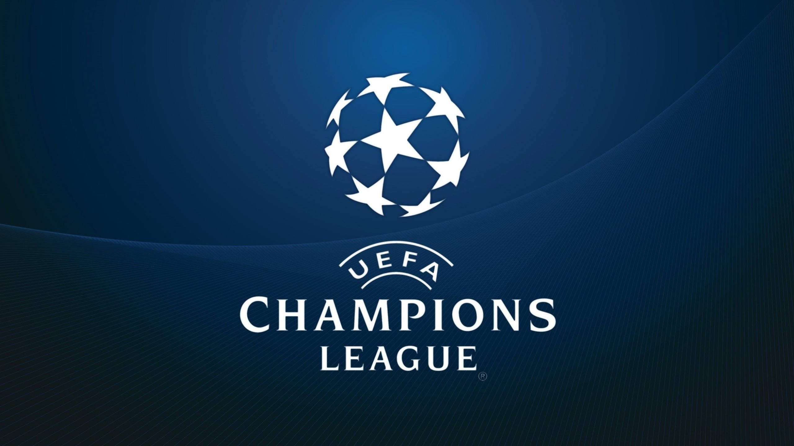 Uefa 桌布 壁紙 — 白色的UEFA歐冠聯賽標誌，背景為深藍色漸變色，帶有微妙的波浪圖案。