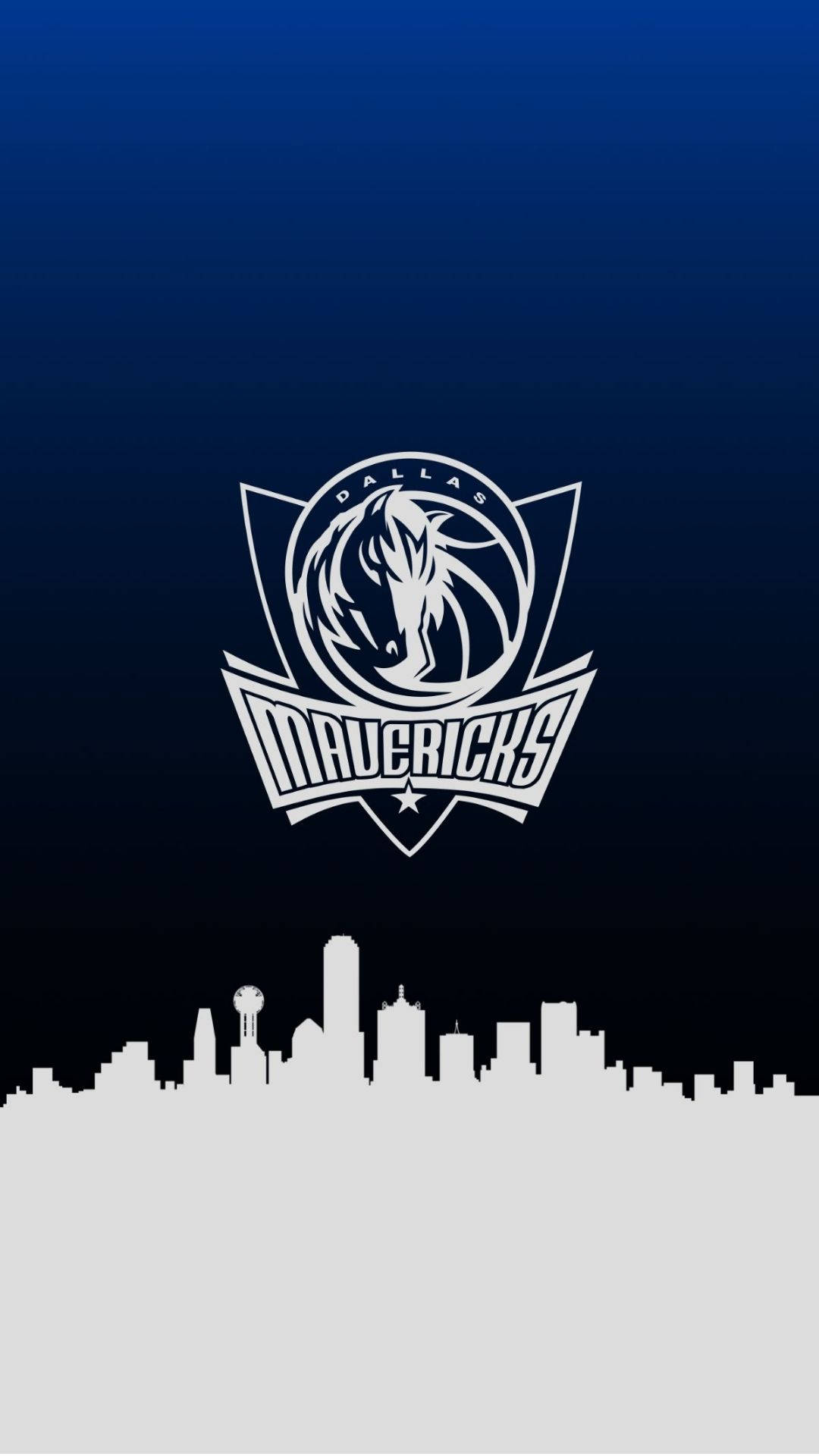 Mavericks 桌布 壁紙 — 白色的達拉斯獨行俠標誌在深藍色漸變天空和白色城市天際線剪影上格外突出。