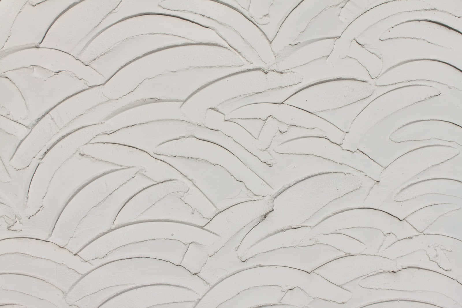 plaster 桌布 壁紙 — 白色紋理壁紙的特寫，帶有重複波浪狀浮雕圖案和微妙的灰色陰影。