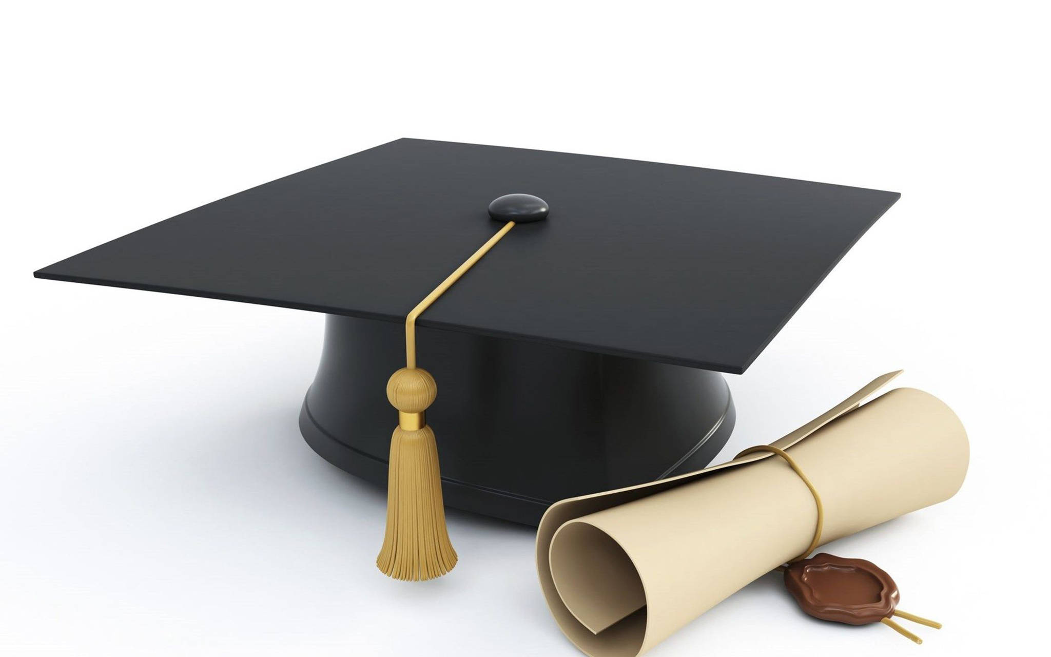 Graduation 桌布 壁紙 — 白色背景上，一頂黑色畢業帽配金色流蘇，以及帶蠟封的捲起畢業證書。