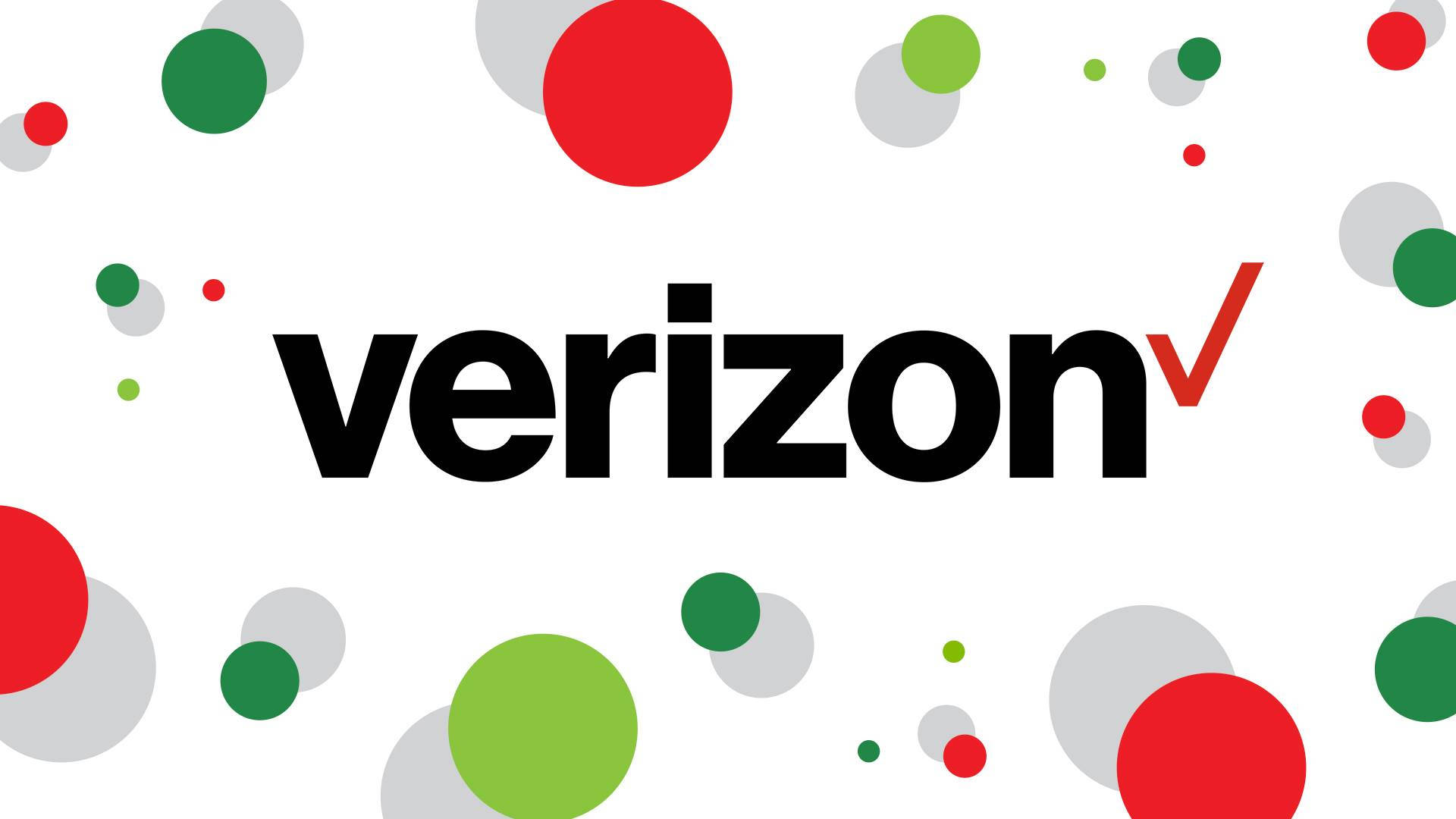 Verizon 桌布 壁紙 — 白色背景上，粗體黑色的Verizon標誌帶有紅色勾號，周圍散落著紅色、綠色和灰色的圓圈。