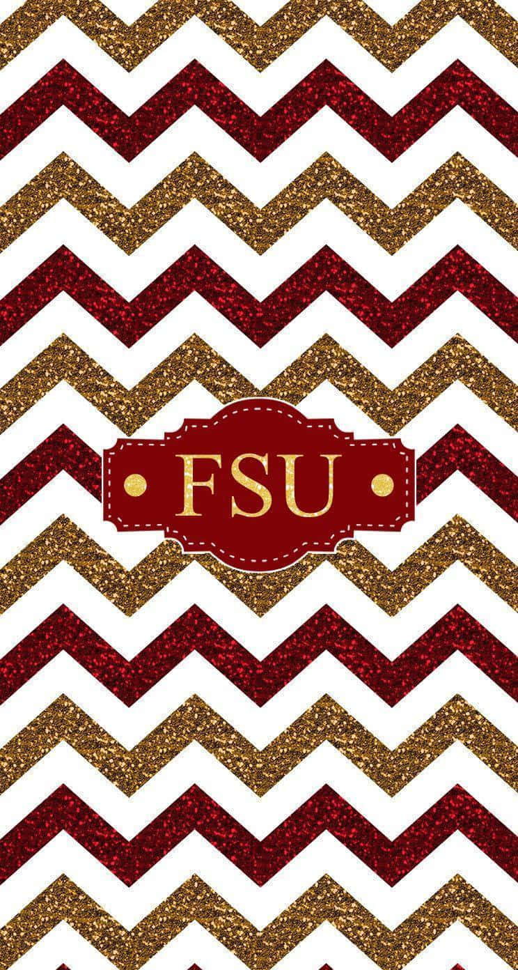 Fsu 桌布 壁紙 — 白色背景上，閃亮紅色和金色的粗體人字形圖案，中央有FSU標誌。
