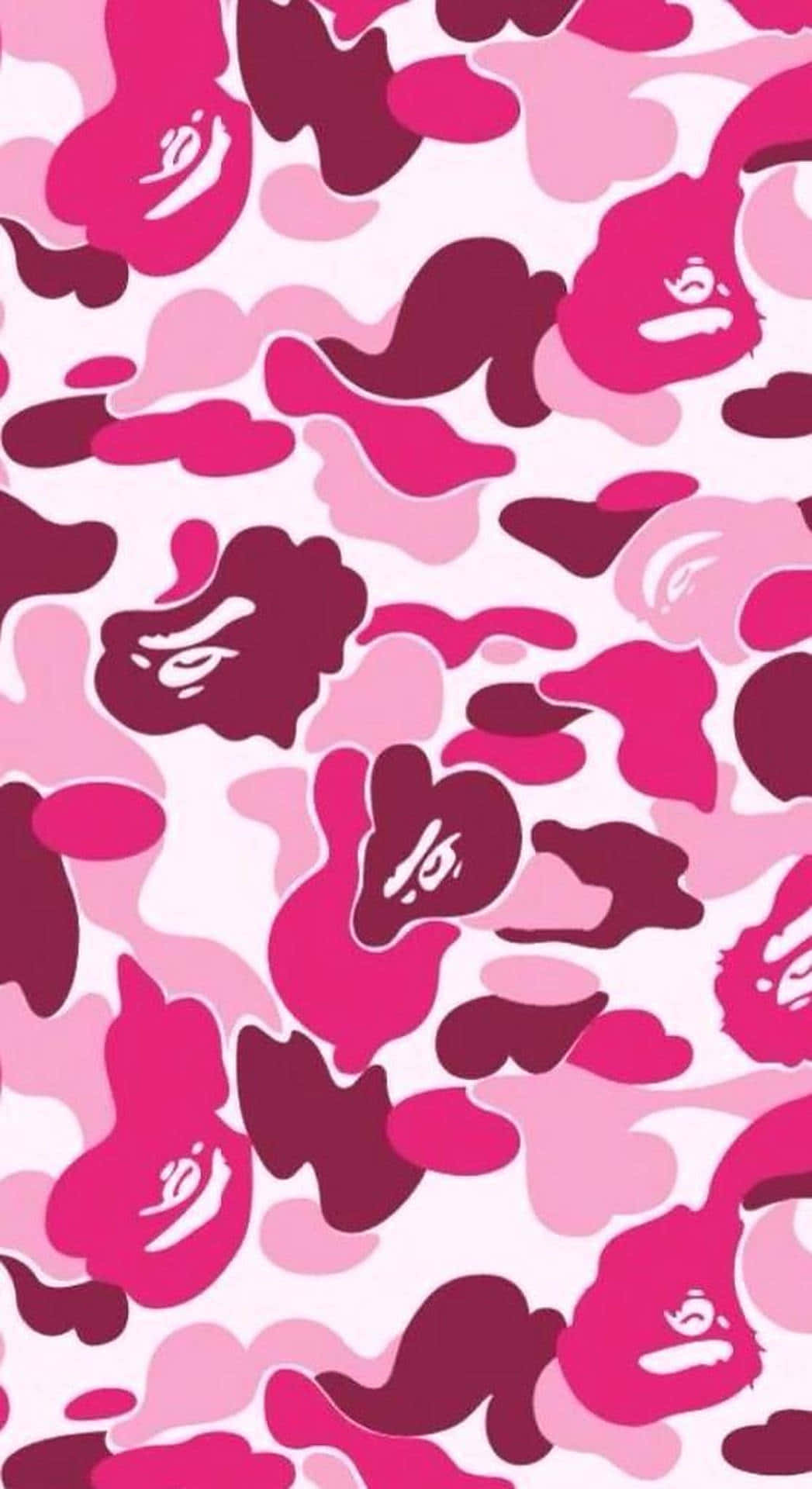 Pink Camo 桌布 壁紙 — 白色背景上帶有鮮豔粉紅色迷彩圖案，點綴大膽的洋紅色和紫紅色斑點。
