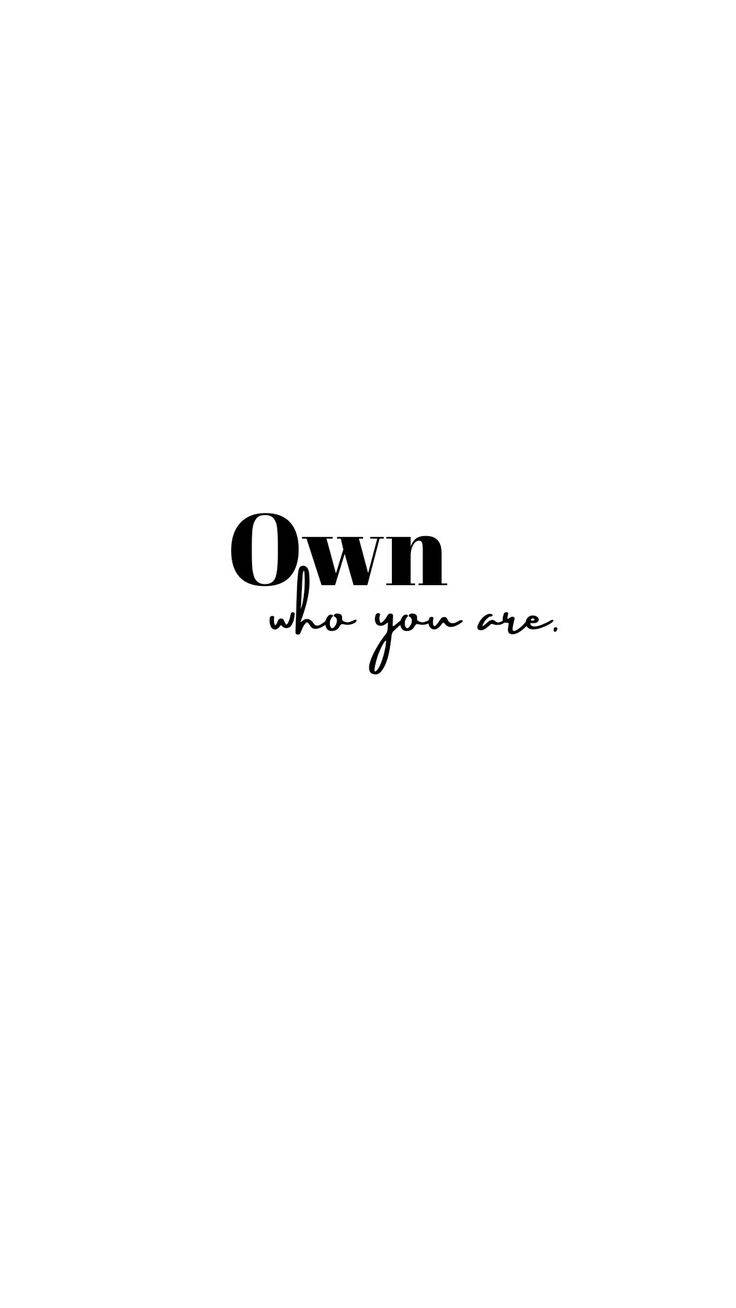 Positive Quotes 桌布 壁紙 — 白色背景上的極簡黑色文字寫著「做你自己」。