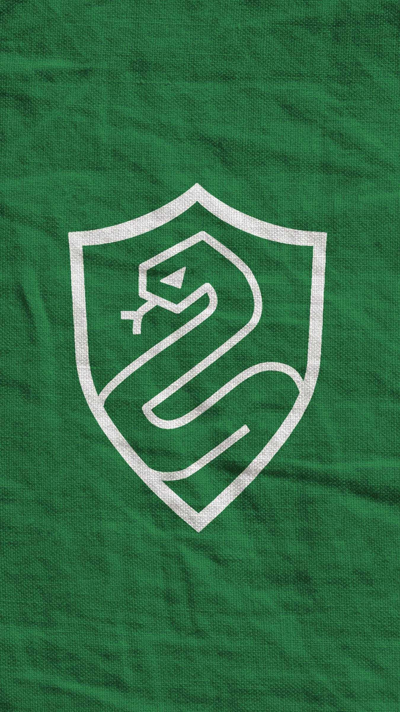 Slytherin Phone 桌布 壁紙 — 白色風格化蛇形徽章在帶紋理的綠色布料背景上。