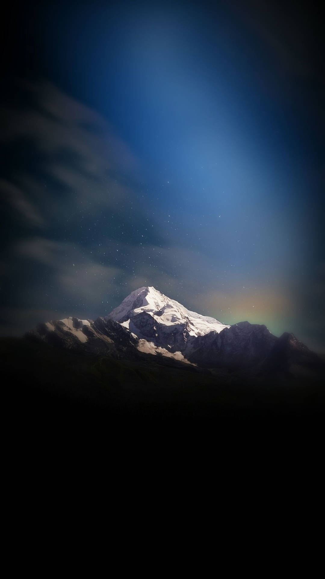 星空與極光下的雪山峰 — 4K Android 壁紙