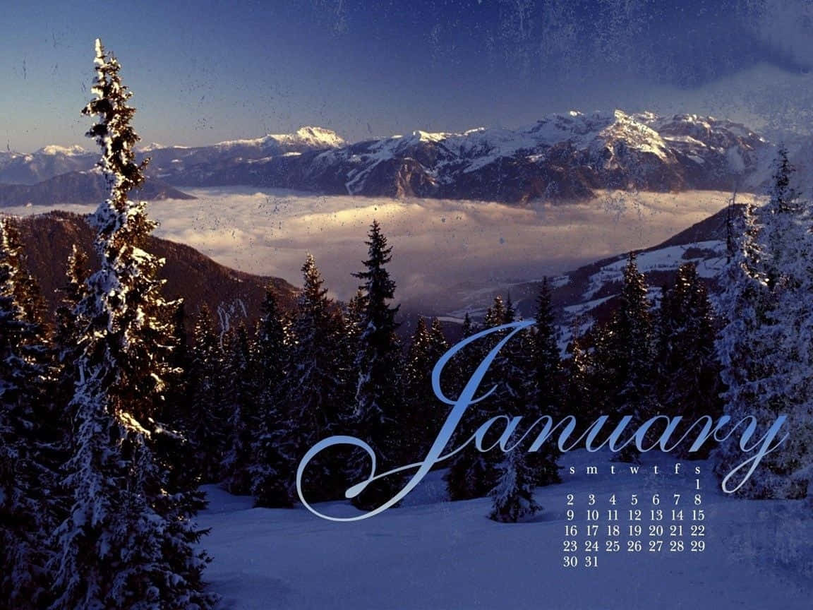 冬季美學 桌布 壁紙 — 白雪覆蓋的常青樹環繞著雄偉的山脈，在深藍色的冬日天空下，山脈聳立於雲海之上。