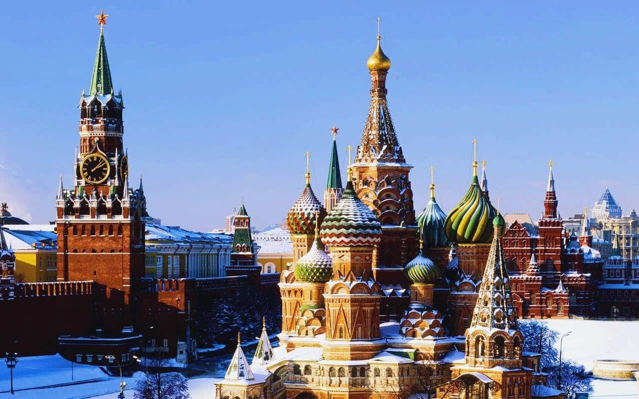 白雪覆蓋的莫斯科鐘樓 壁紙