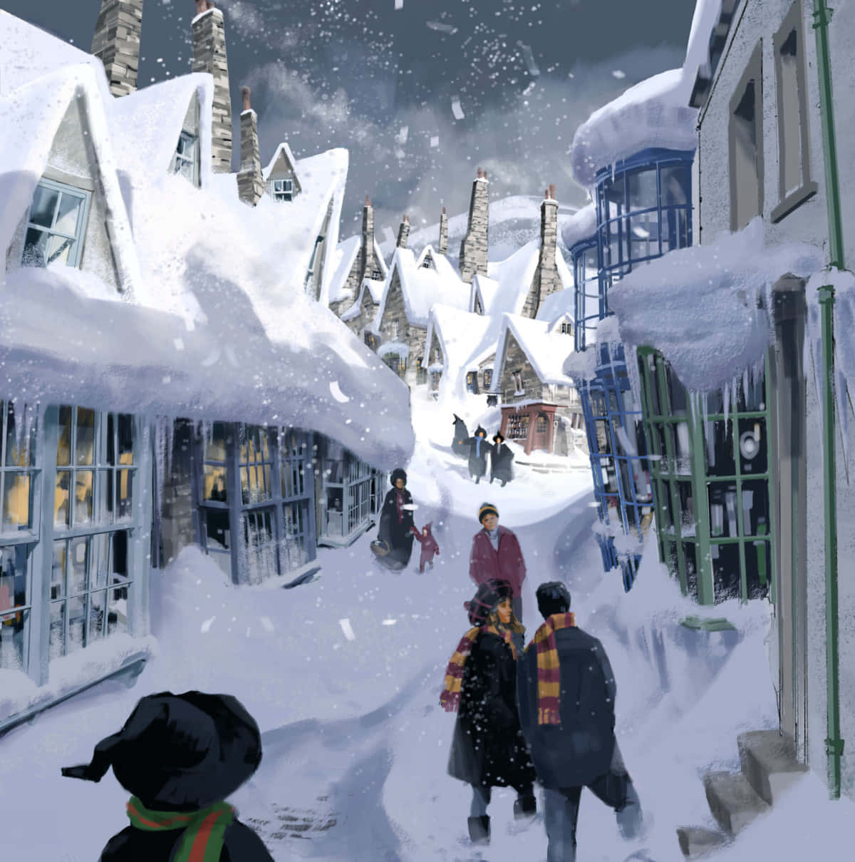 Christmas At Hogwarts 桌布 壁紙 — 白雪覆蓋著古雅的鵝卵石街道，穿著冬季外套的人們走過積雪的屋頂和發光的窗戶。