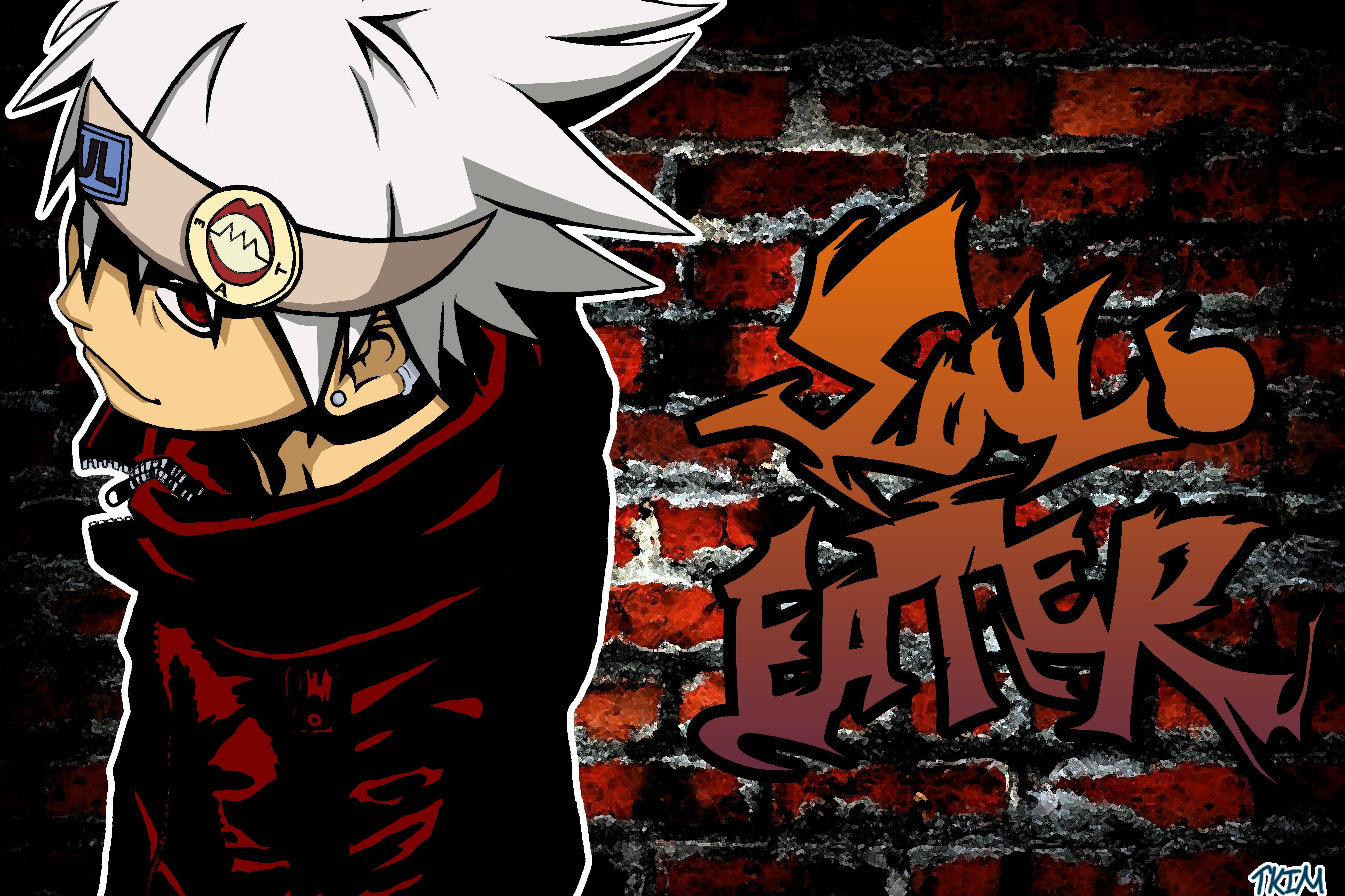 Soul Eater 桌布 壁紙 — 白髮紅眼動漫角色站在磚牆上寫有「Soul Eater」的塗鴉前。