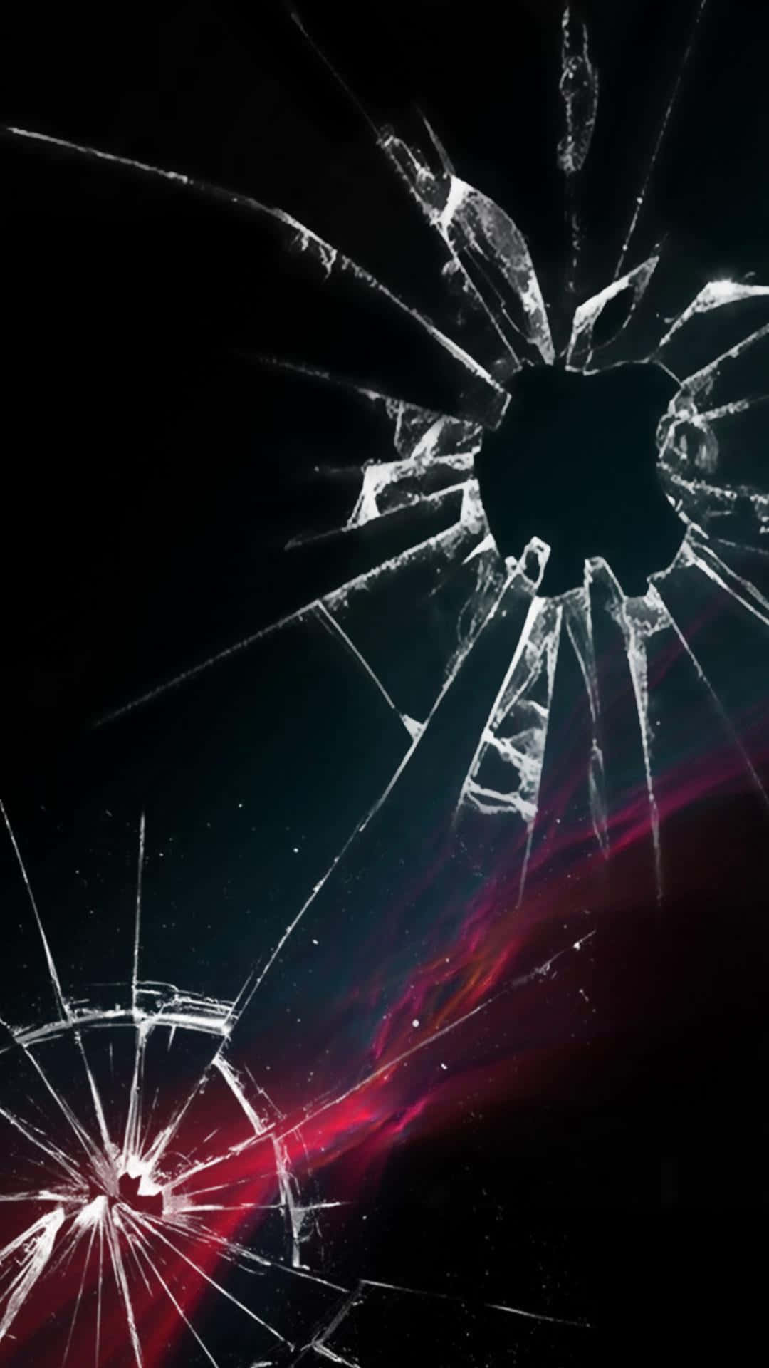 Fracture Glass 桌布 壁紙 — 破碎玻璃碎片從撞擊點輻射開來，背景是黑暗的宇宙，帶有發光的紅色星雲。