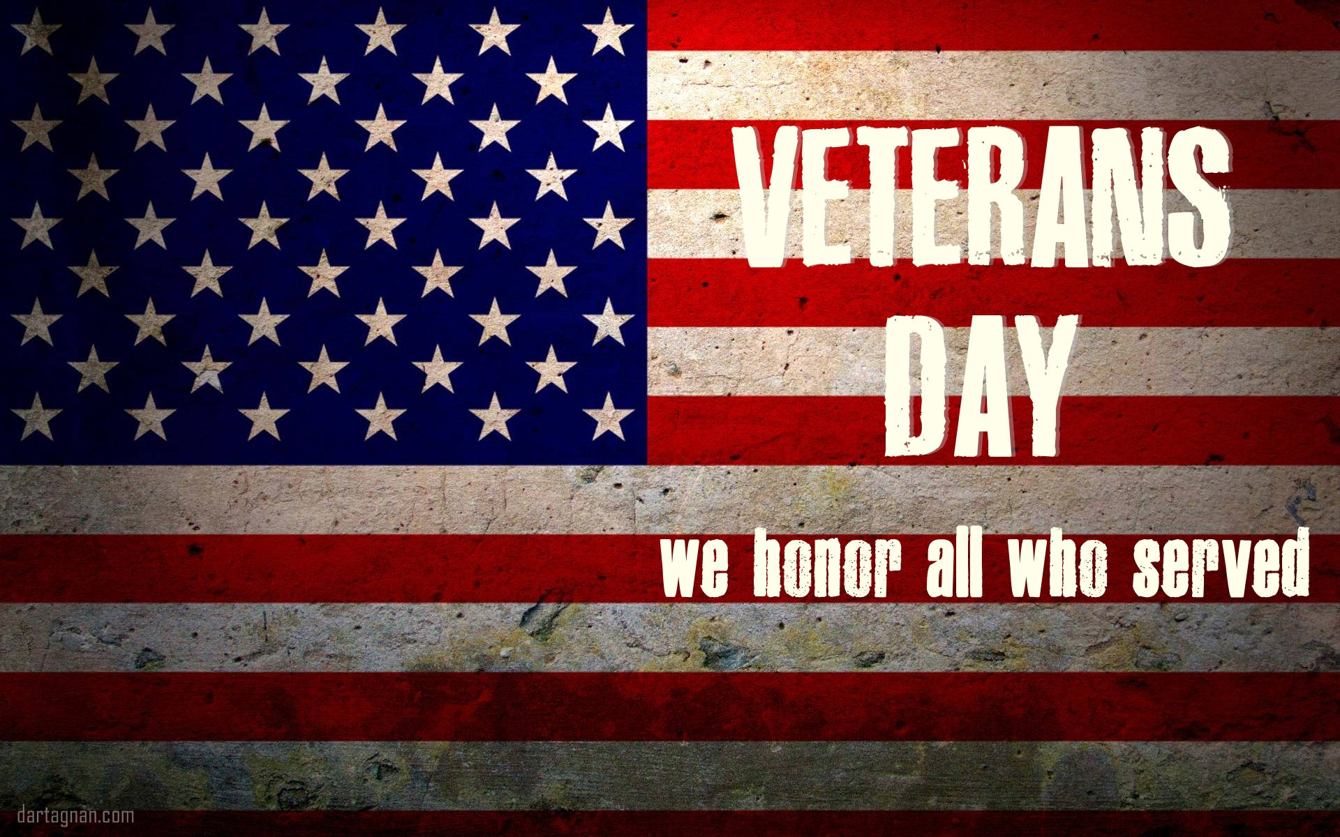 Veterans 桌布 壁紙 — 磨損的美國國旗，帶有粗體文字，在紋理愛國背景上向退伍軍人致敬。