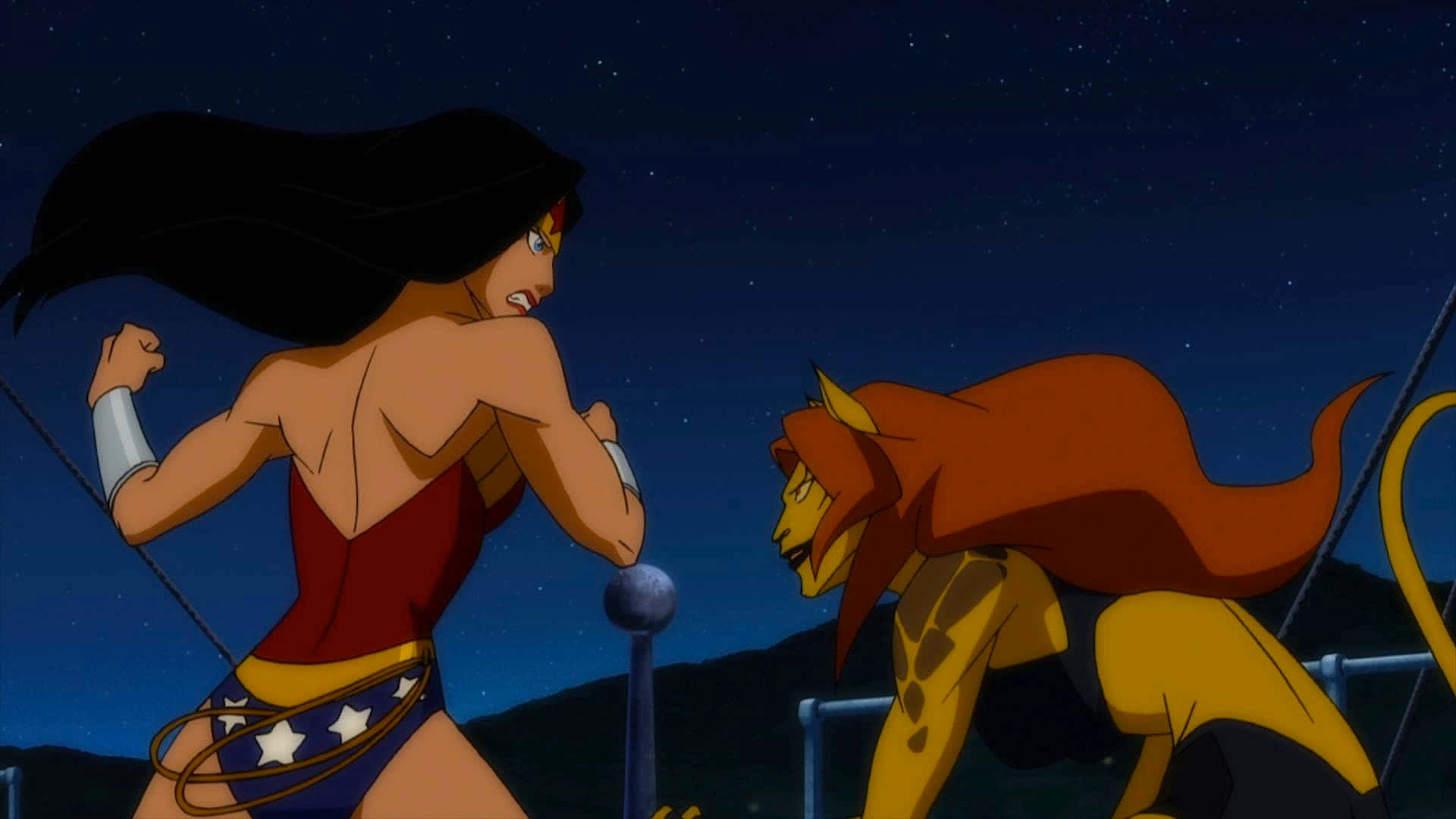 Justice League Doom 桌布 壁紙 — 神力女超人在星空下與獅頭反派對峙的動態動畫戰鬥場景。