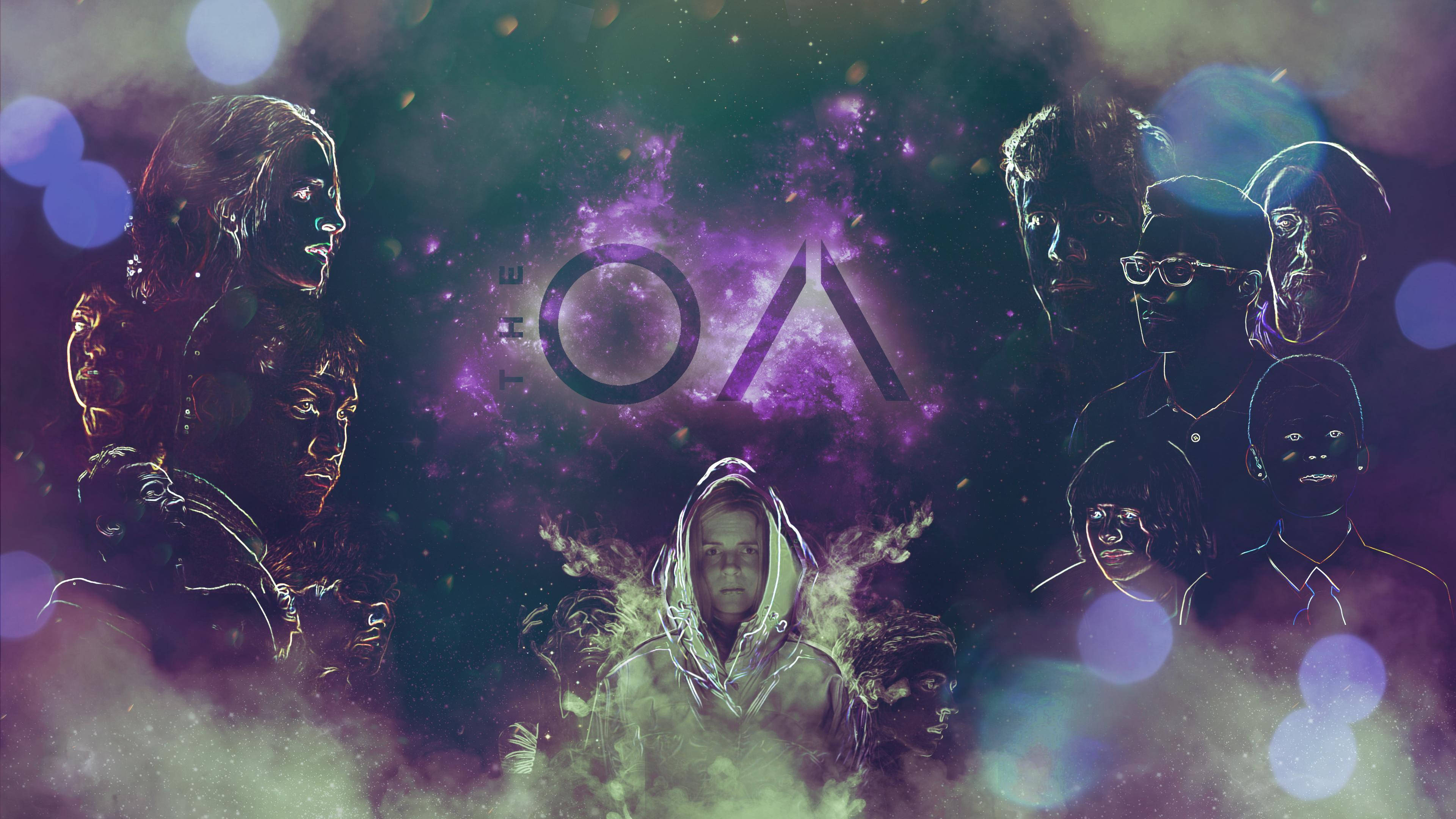 神秘 桌布 壁紙 — 神秘紫色星雲背景，帶有剪影面孔和中央戴兜帽的人物，散發著宇宙能量。