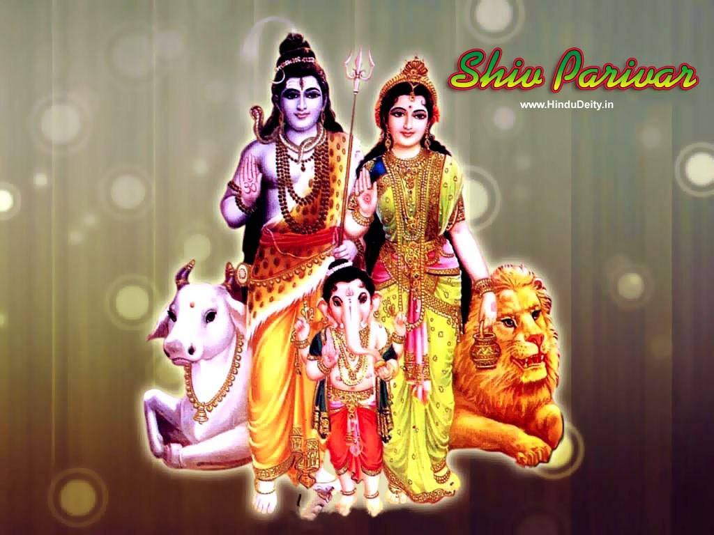 Lord Shiva Family 桌布 壁紙 — 神聖的印度教家族濕婆家族（Shiva Parivar）描繪了濕婆、帕爾瓦蒂、象頭神和南迪獅子，身著華麗的金色服飾，背景是發光的散景效果。
