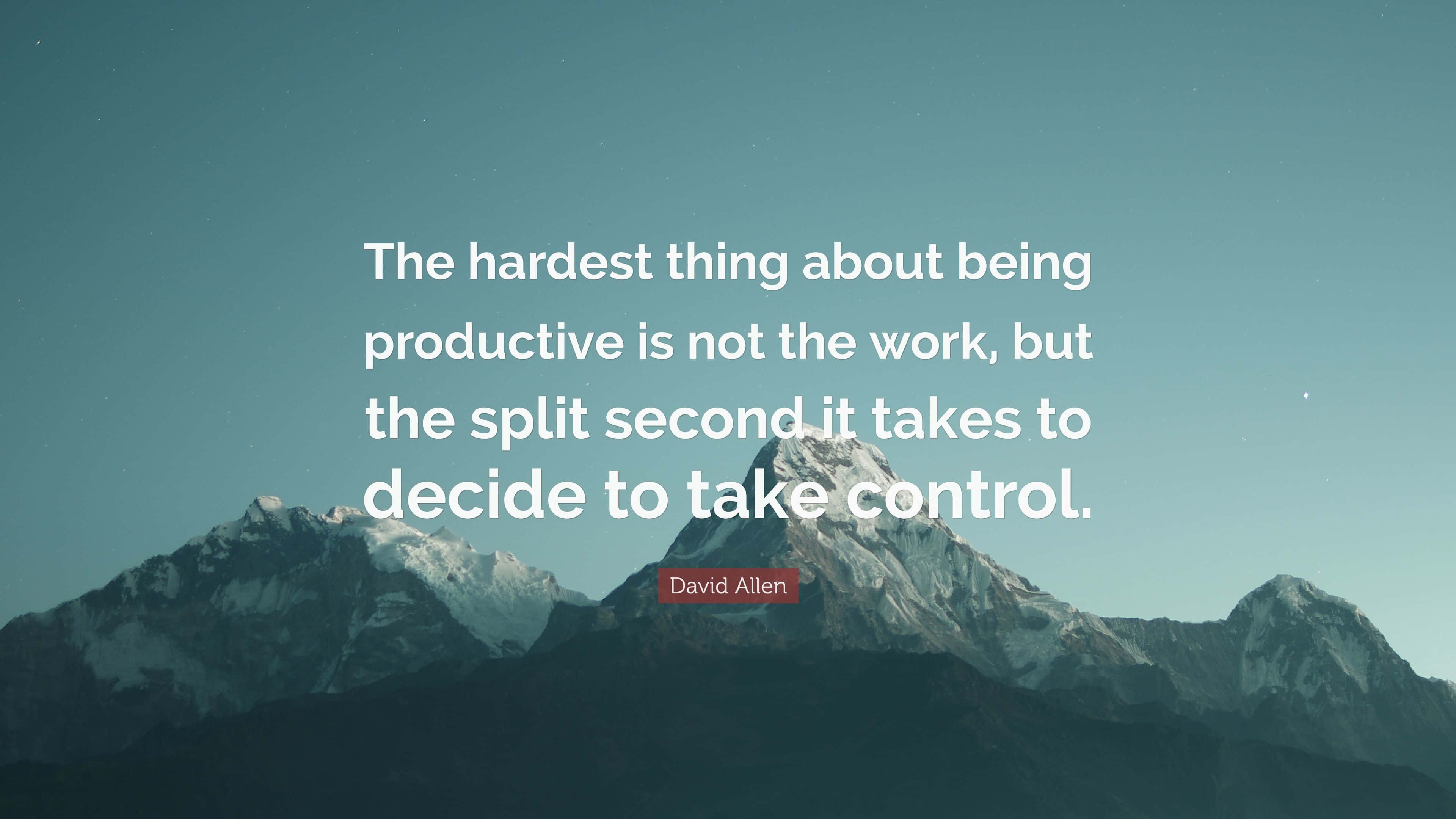 Motivational Quotes 桌布 壁紙 — 積雪的山峰在清澈的青綠色天空下聳立，並疊加了一句勵志名言。