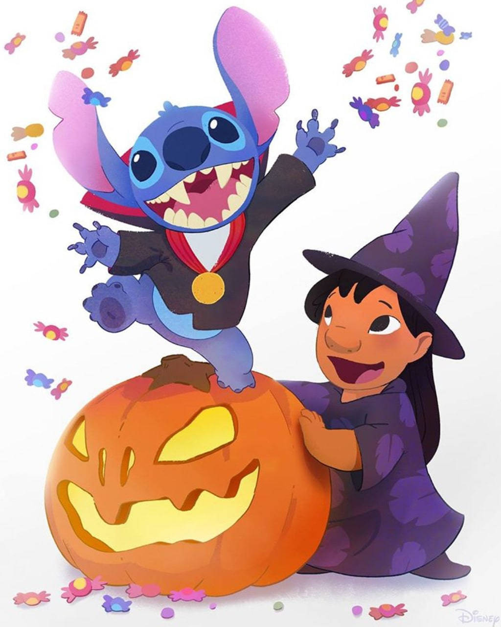 Cute Disney Halloween 桌布 壁紙 — 穿著吸血鬼服裝的史迪奇在發光的傑克南瓜燈上快樂跳躍，戴著巫婆帽的莉蘿在他旁邊微笑，周圍有糖果落下。