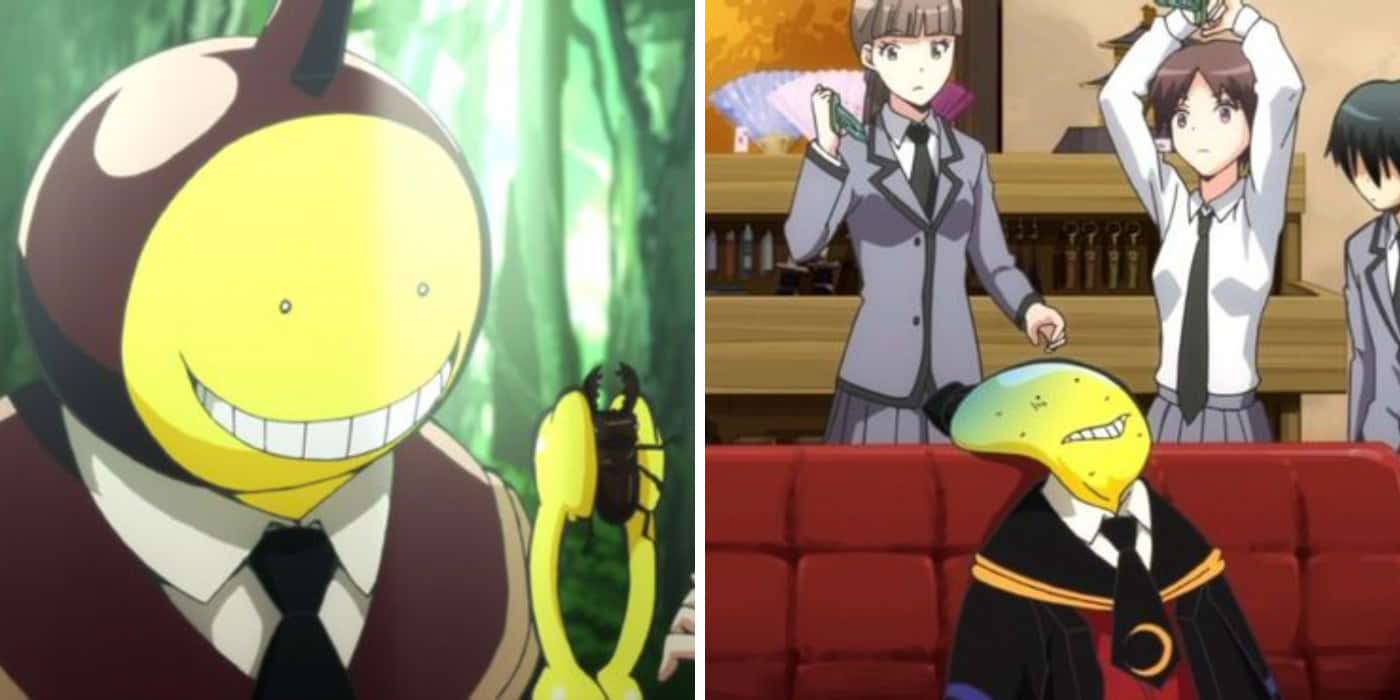 Koro Sensei 桌布 壁紙 — 穿著校服的動漫角色，戴著黃色笑臉面具和一隻甲蟲，在設有紅色沙發的酒吧場景中。