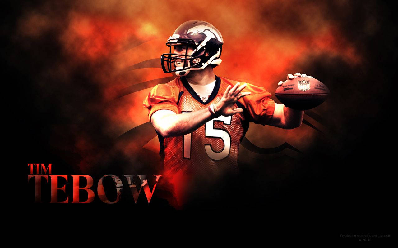 Denver 桌布 壁紙 — 穿著橙色球衣的足球運動員 Tim Tebow 準備在火熱煙霧背景中擲出足球。