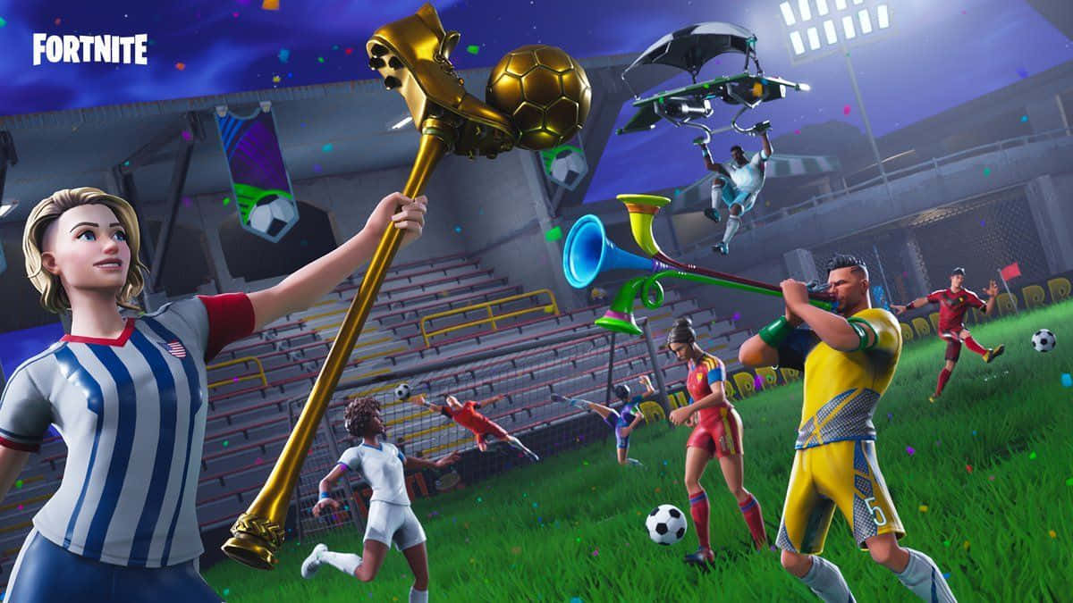 Sweaty Soccer Skin 桌布 壁紙 — 穿著足球裝備的《要塞英雄》玩家在充滿活力的體育場上使用超大型金色足球主題武器戰鬥。
