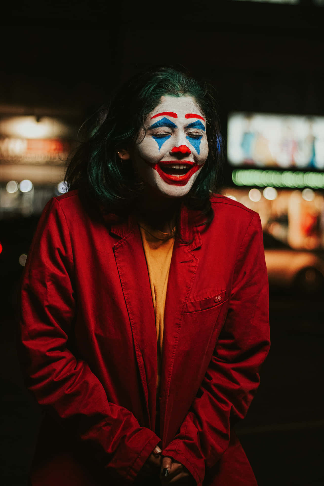 穿著酷炫小丑裝的Cosplayer 壁紙