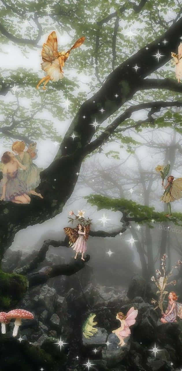 仙女美學 桌布 壁紙 — 童話森林場景，發光的仙女棲息在長滿苔蘚的樹枝上，霧氣籠罩的樹冠下閃爍著星星。