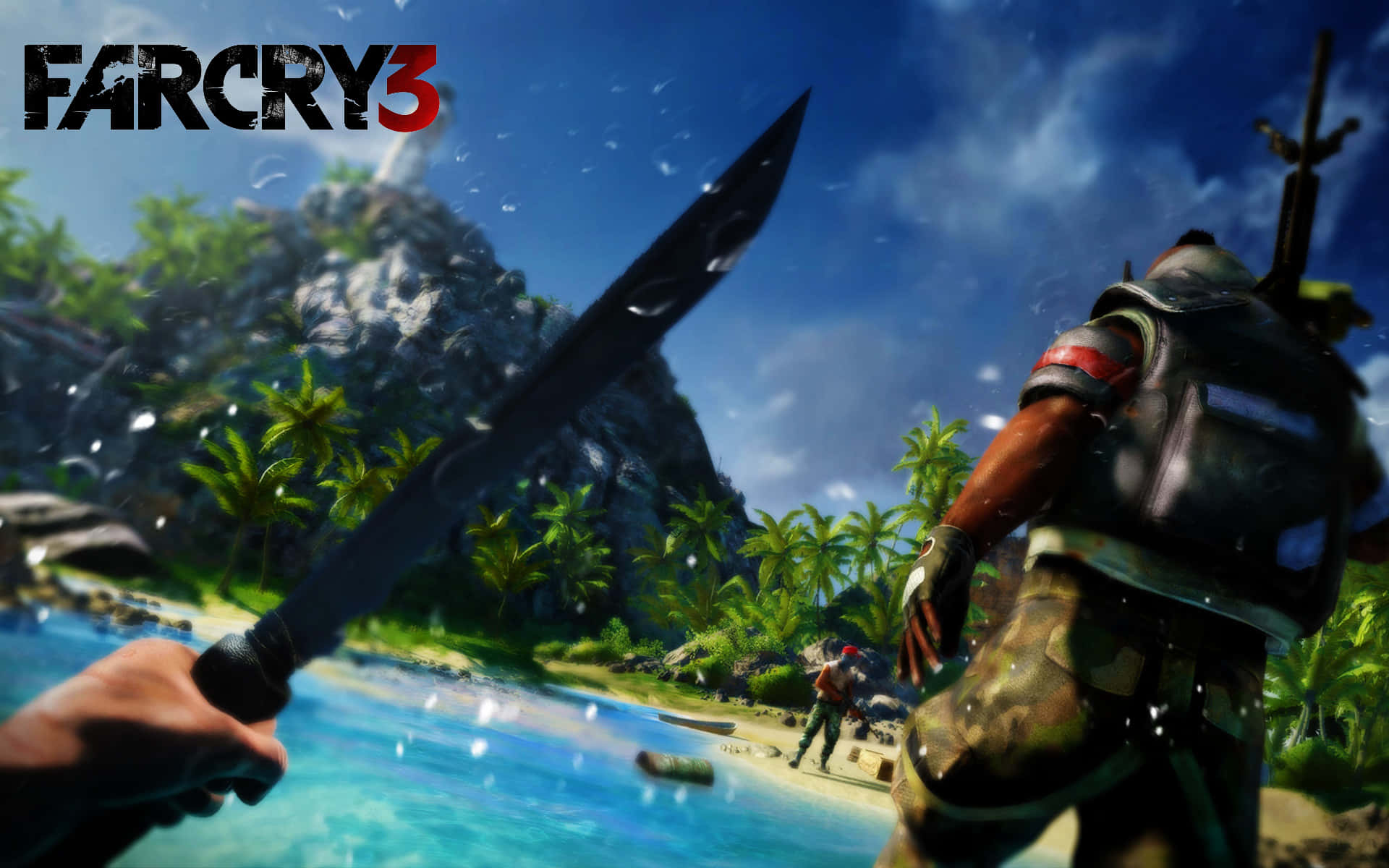 Far Cry 3 桌布 壁紙 — 第一人稱視角，一隻手在碧綠色的水上握著一把砍刀，一名身穿迷彩裝備的士兵站在熱帶沙灘上。