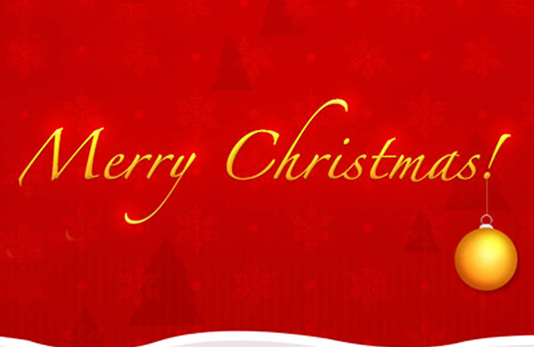 Facebook Cover 桌布 壁紙 — 節日紅色背景，配上金色草書 Merry Christmas 文字和一個懸掛的金色裝飾。