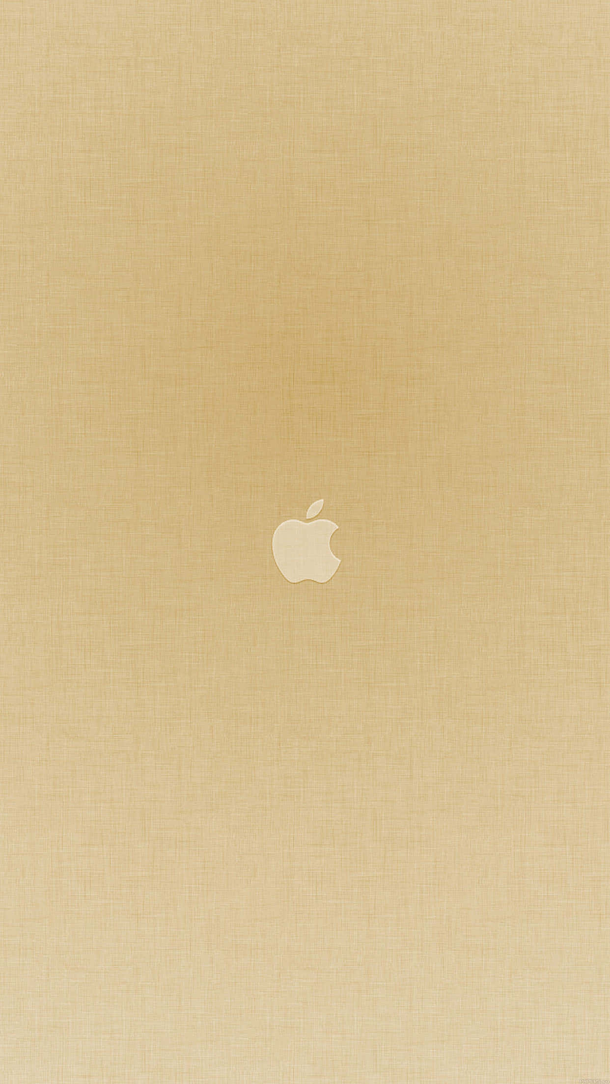 Gold iPhone 桌布 壁紙 — 簡約米色紋理壁紙，中央有微妙的白色Apple標誌。