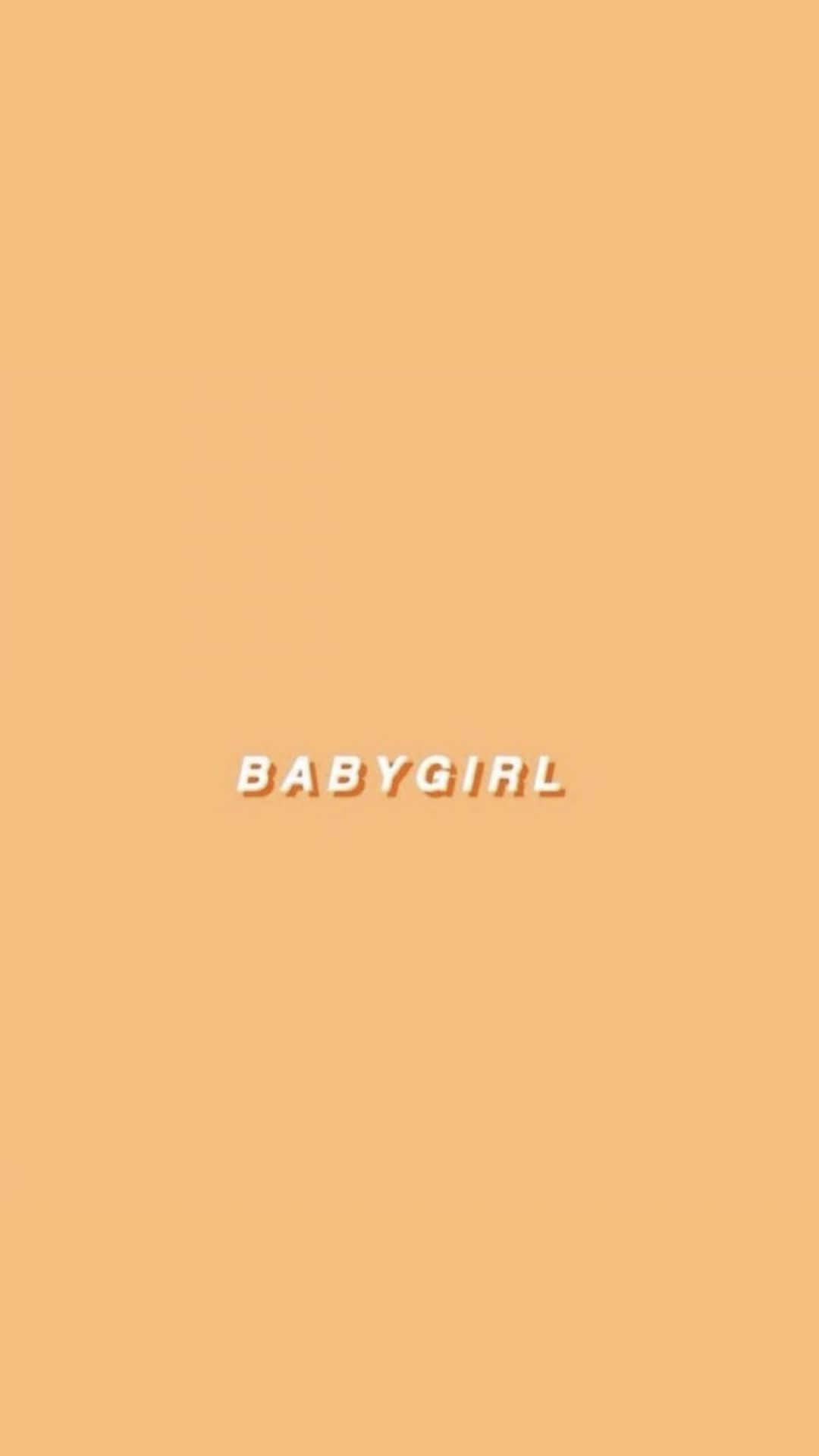 桌布 壁紙 — 簡約蜜桃色背景，中央有白色3D文字寫著BABYGIRL。