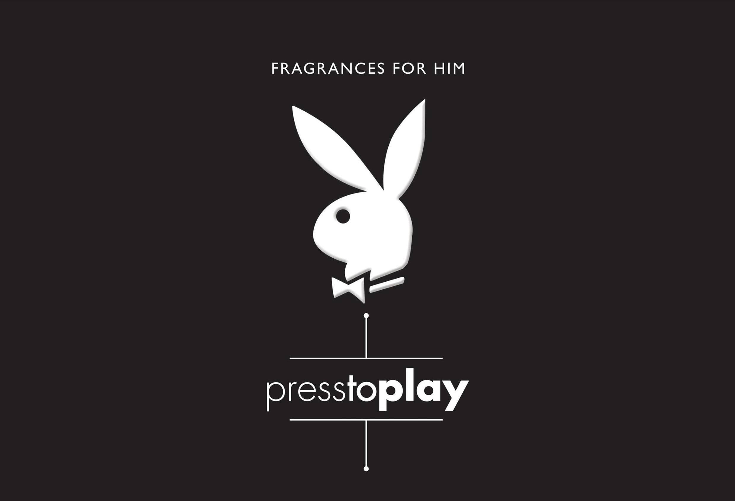 花花公子 桌布 壁紙 — 簡約黑色背景上有一個白色Playboy兔子標誌，配有蝴蝶結，以及文字fragrances for him and press to play。