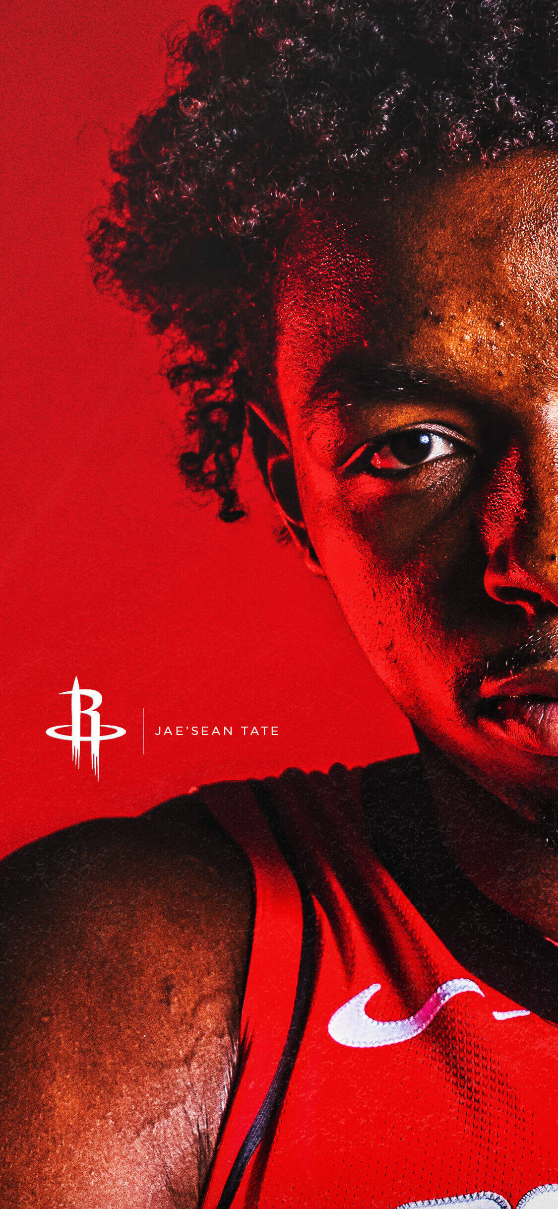 Houston Rockets 桌布 壁紙 — 籃球運動員Jae'Sean Tate身穿紅色球衣，在鮮紅色背景下的特寫肖像，眼神專注。