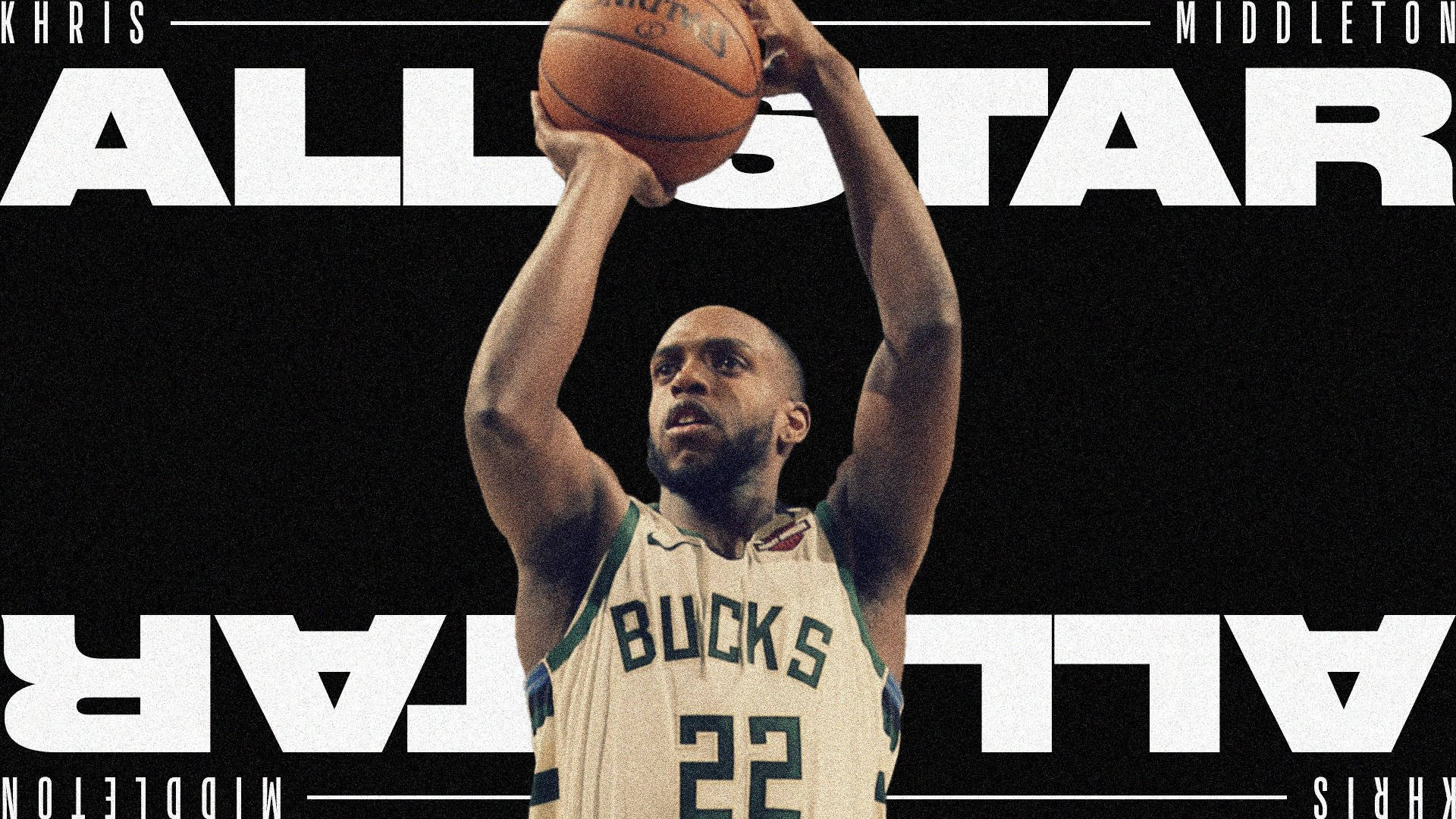 Khris Middleton 桌布 壁紙 — 籃球運動員Khris Middleton身穿公鹿隊球衣，在黑色背景上以粗體白色「ALL STAR」文字投籃。