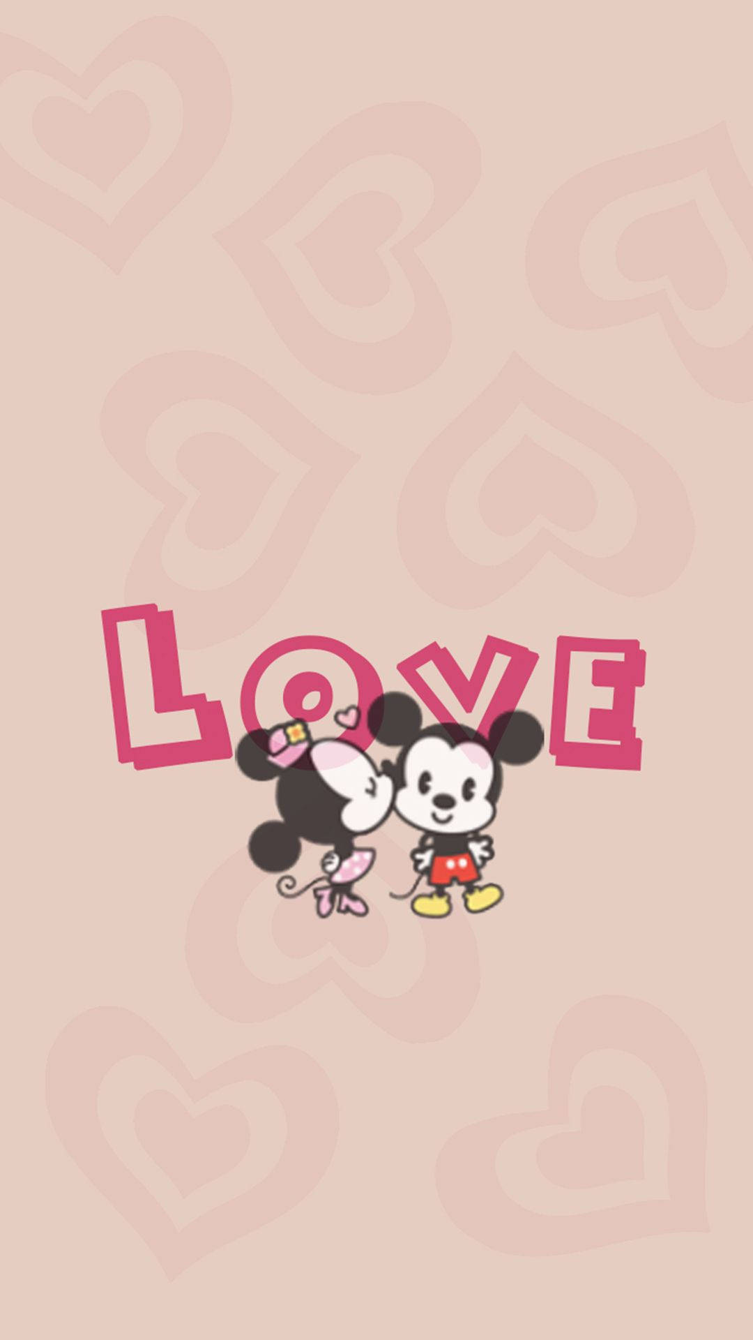minnie 桌布 壁紙 — 米奇和米妮老鼠在柔軟的粉紅色心形圖案和粗體粉紅色「LOVE」文字下分享甜蜜一吻。