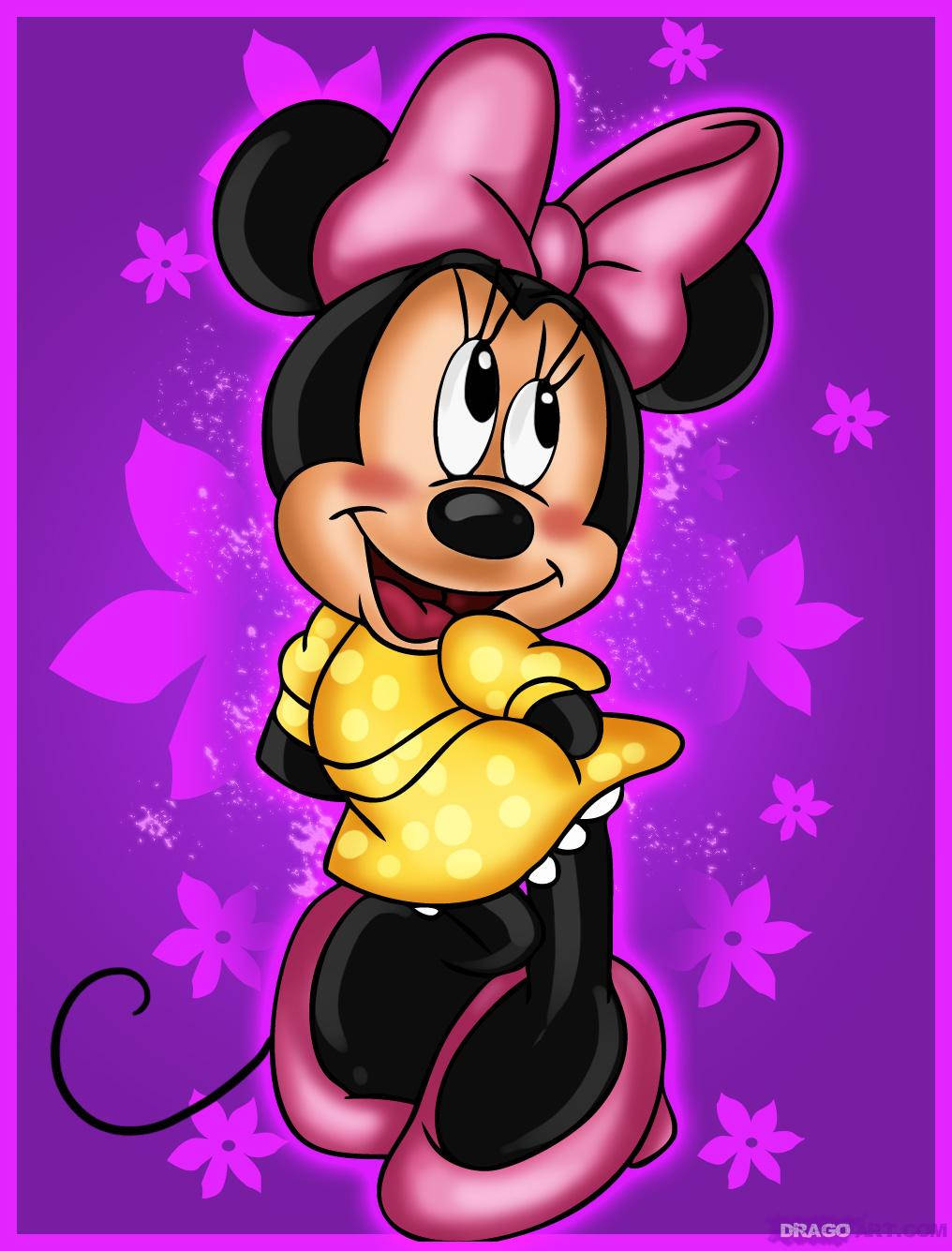minnie 桌布 壁紙 — 米妮老鼠穿著黃色圓點裙，在充滿活力的紫色花卉背景上燦爛微笑。