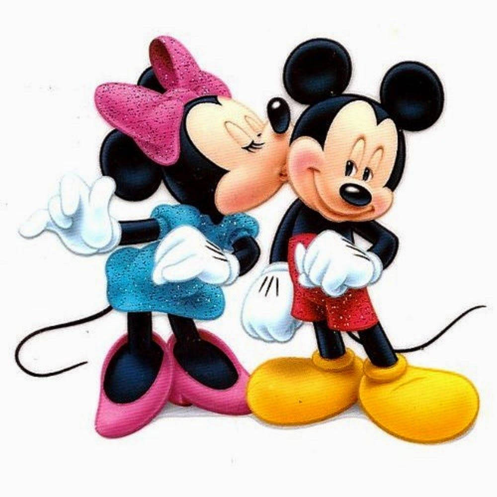 minnie 桌布 壁紙 — 米妮老鼠親吻米奇老鼠的臉頰，甜蜜的卡通擁抱，帶有閃亮的粉紅色蝴蝶結和紅色短褲。