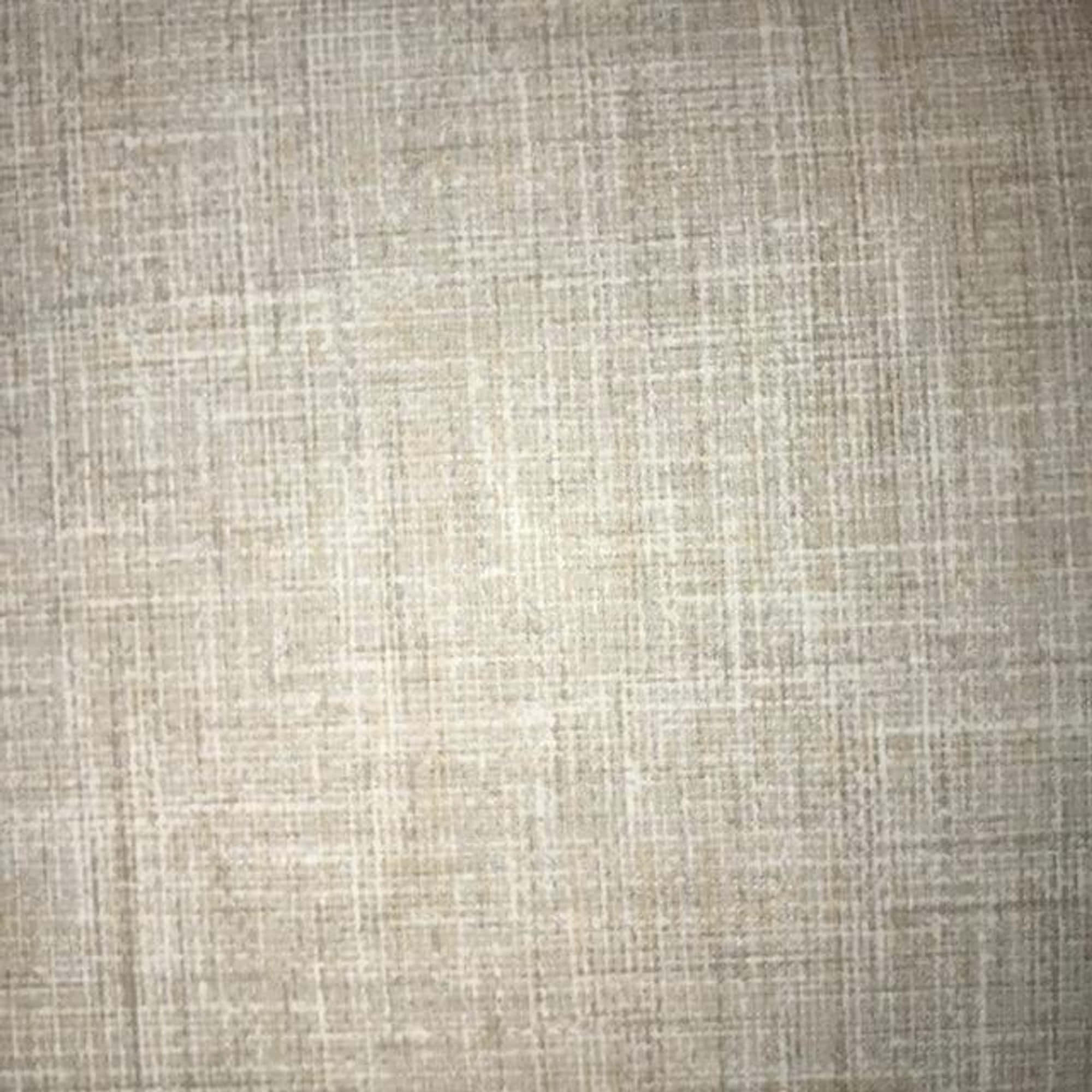 Linen 桌布 壁紙 — 米色亞麻布料的特寫，具有紋理質感、細膩的編織圖案和柔和自然光線。