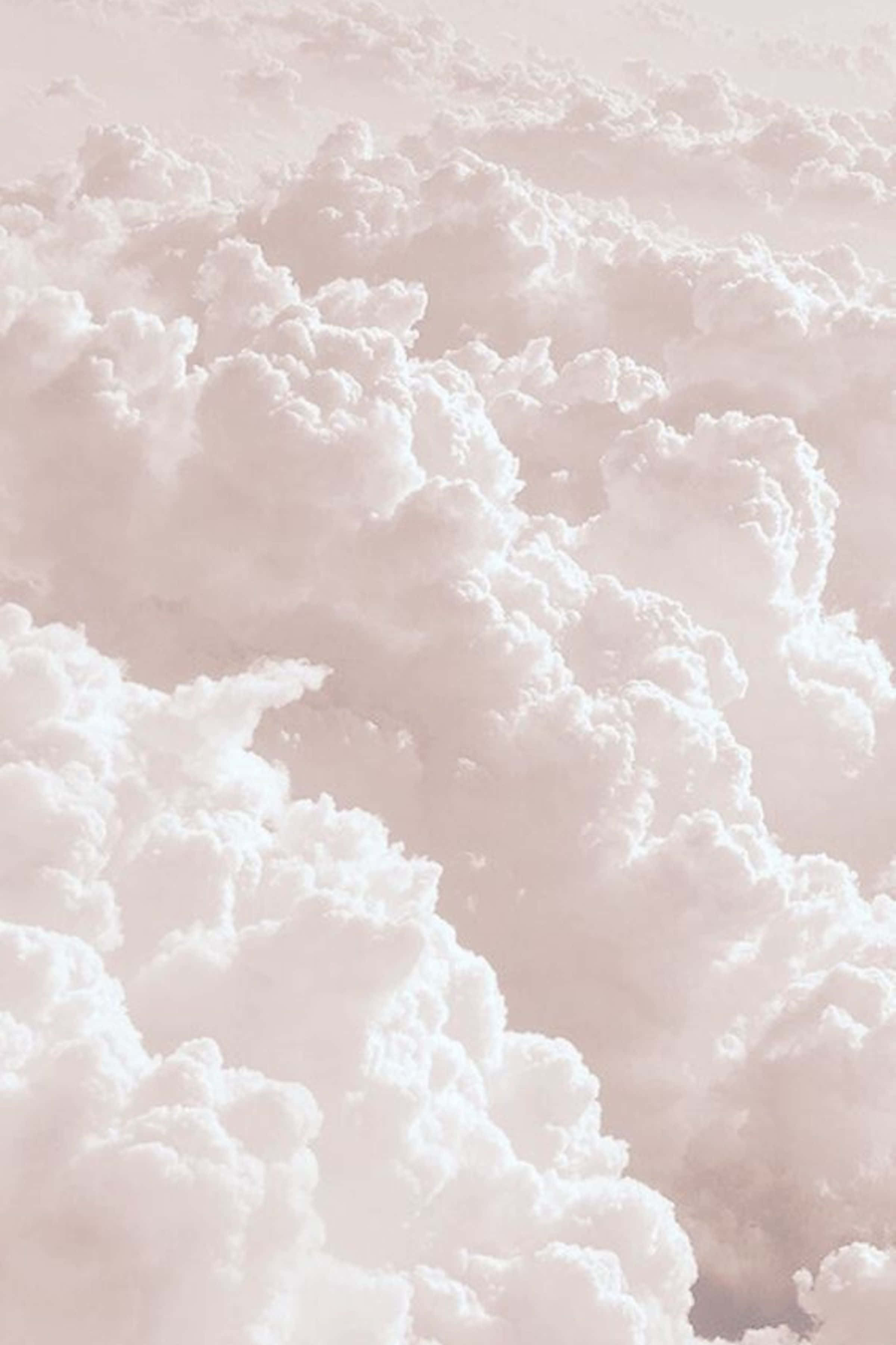 粉紅天空與雲朵 壁紙
