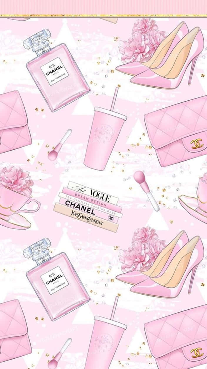 Chanel Aesthetic 桌布 壁紙 — 粉紅色奢華壁紙圖案，包含Chanel香水、鞋子、手提包和花朵，並帶有金色閃粉點綴。
