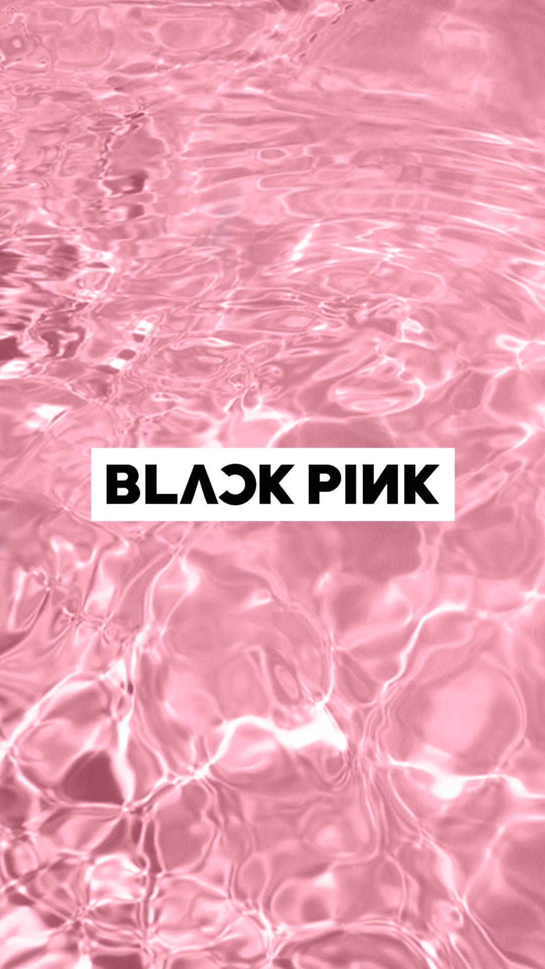 BLACKPINK 桌布 壁紙 — 粉紅色水波在光線下閃爍，下方有粗體黑白 'BLACK PINK' 文字。