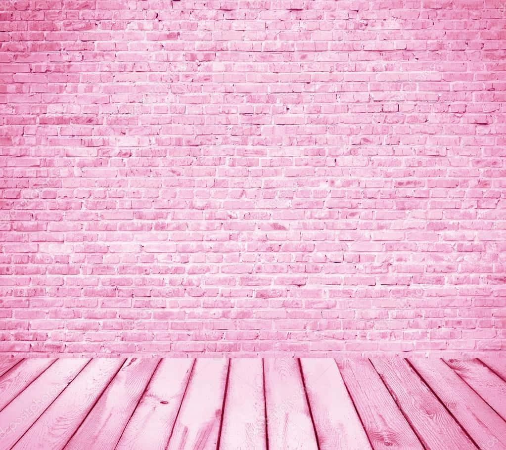 Pink Wall 桌布 壁紙 — 粉紅色油漆磚牆與相配的粉紅色木地板在極簡主義的空房間中相遇。