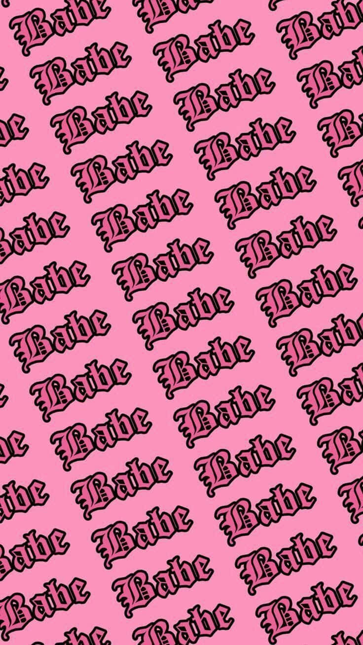 Babe 桌布 壁紙 — 粉紅色背景，充滿重複的黑色輪廓哥德字體 'Babe' 文字。