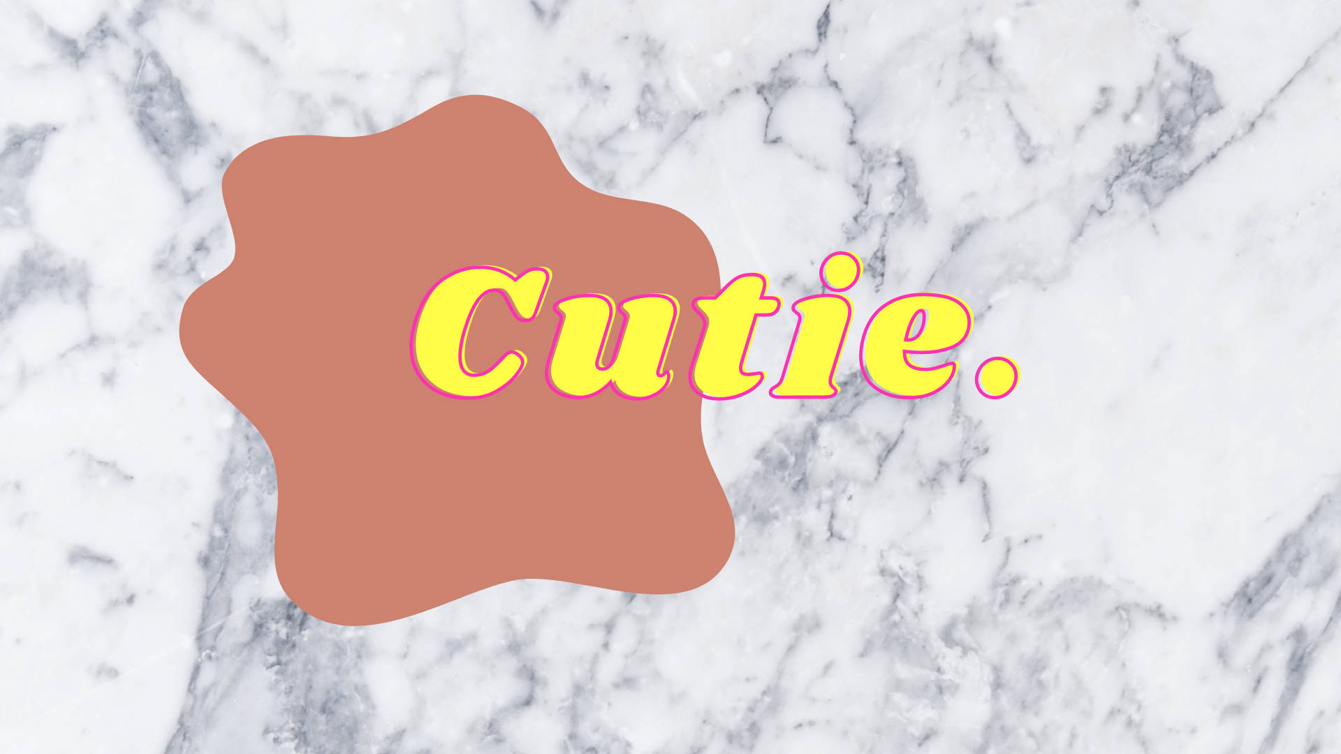 White Marble 桌布 壁紙 — 粉紅色輪廓的粗體黃色字 'Cutie' 位於珊瑚色塊上，背景為白色和灰色大理石。