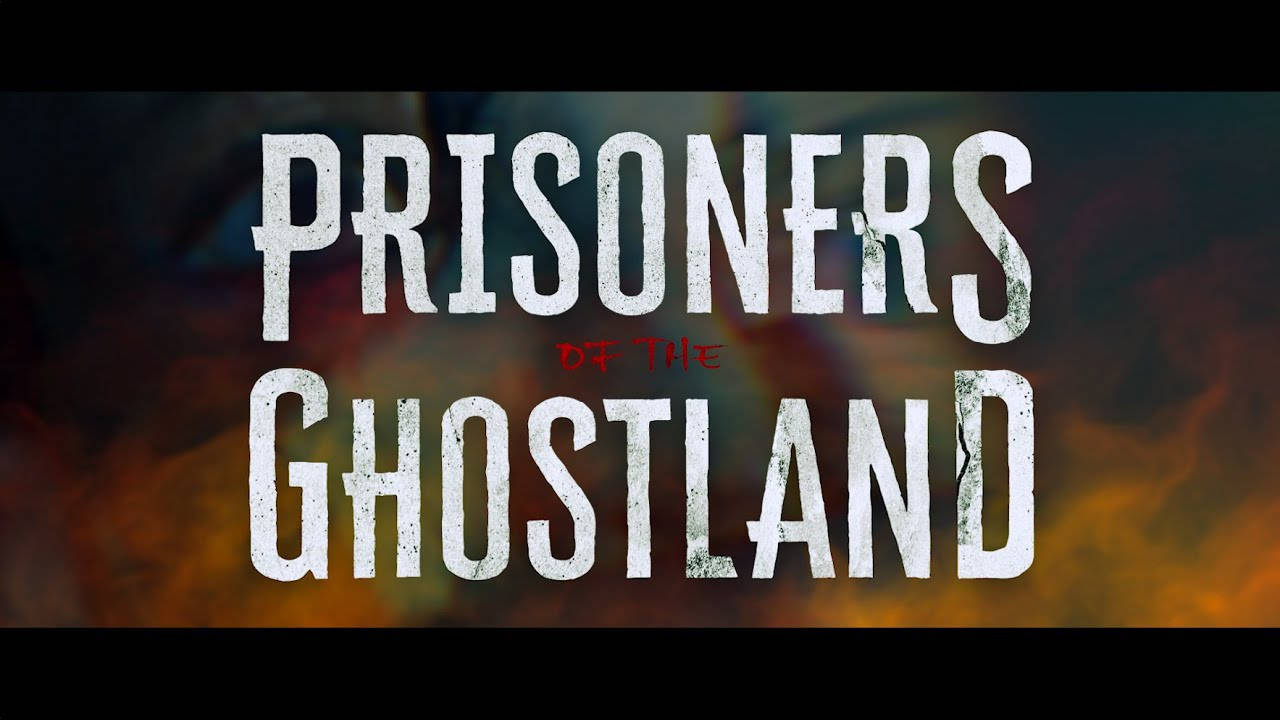 prisoners of the ghostland 桌布 壁紙 — 粗糙的白色磨損文字在火熱煙霧背景上顯示 prisoners of the ghostland。