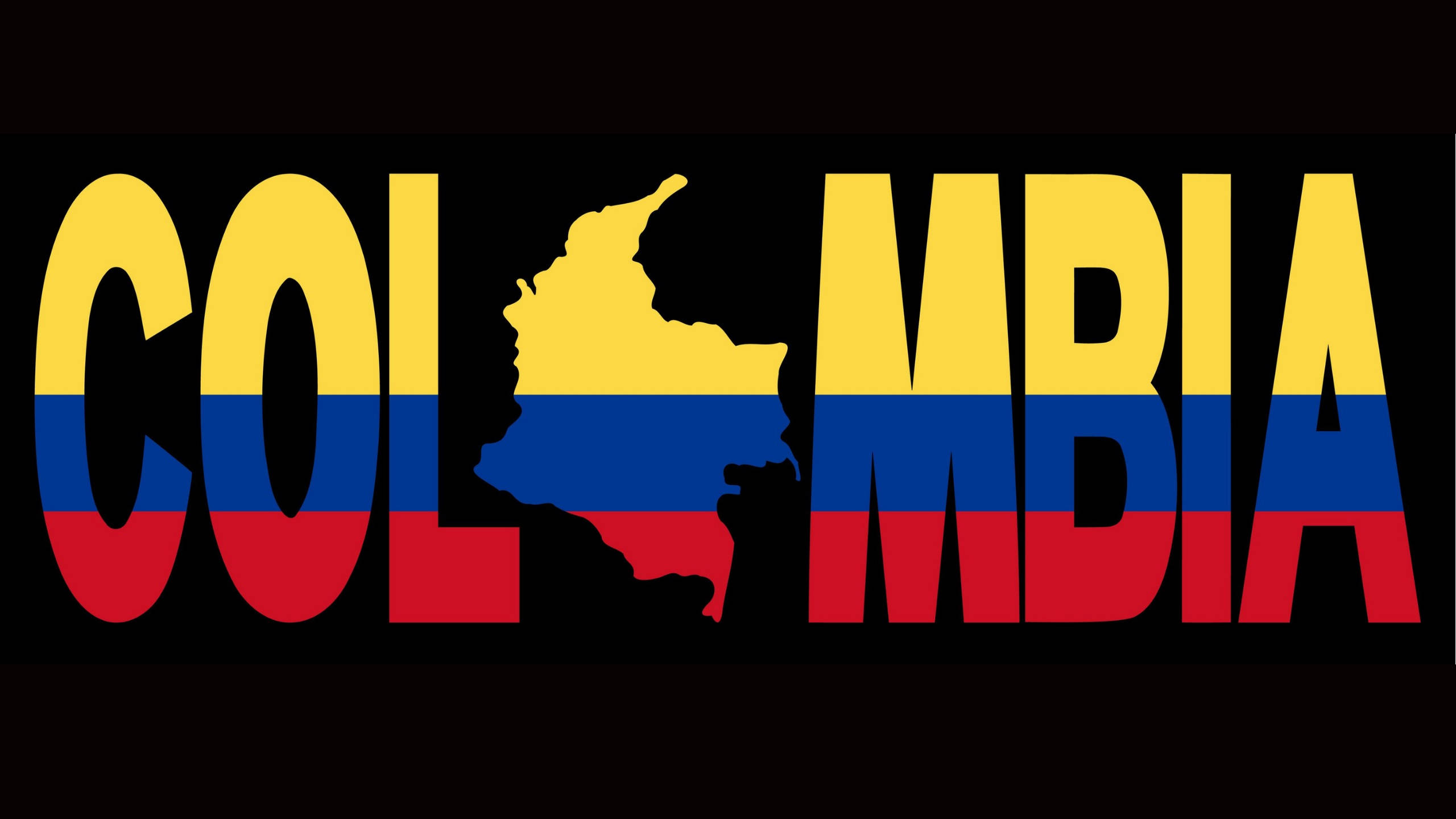 Colombia Flag 桌布 壁紙 — 粗體文字拼寫哥倫比亞，以該國地圖和國旗顏色填充字母，背景為黑色。