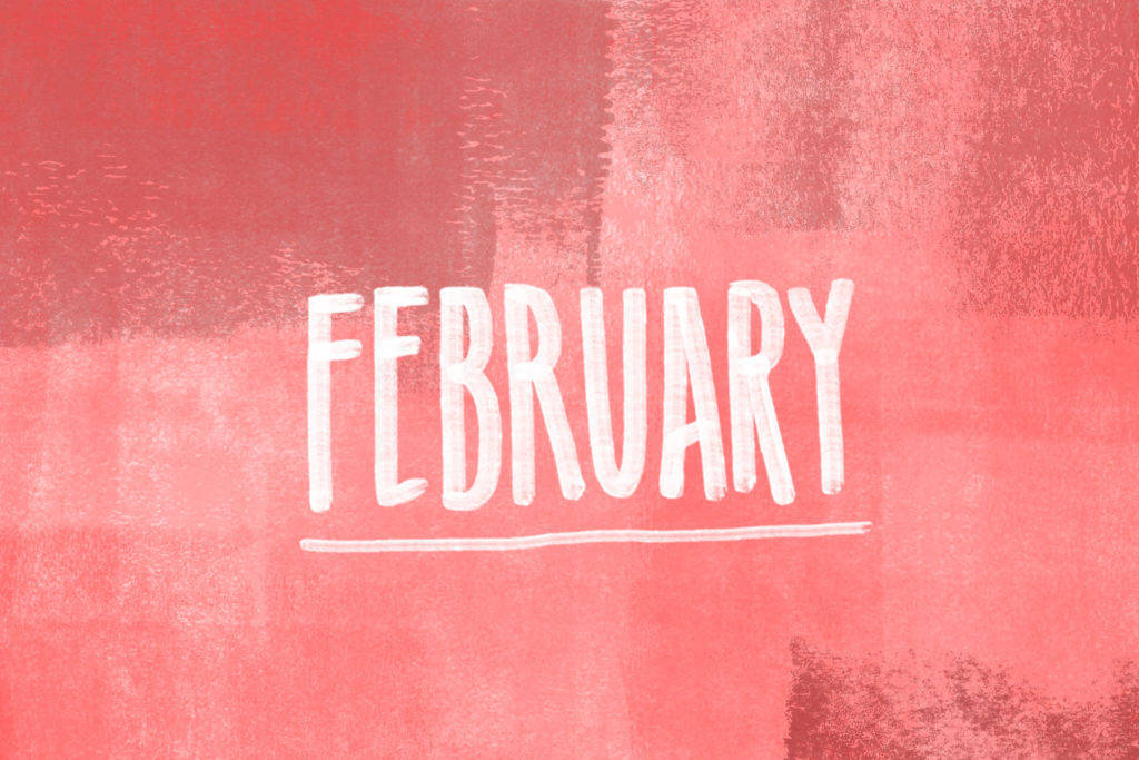 二月 桌布 壁紙 — 粗體白色 'FEBRUARY' 文字在帶紋理的珊瑚粉水彩背景上突出顯示。